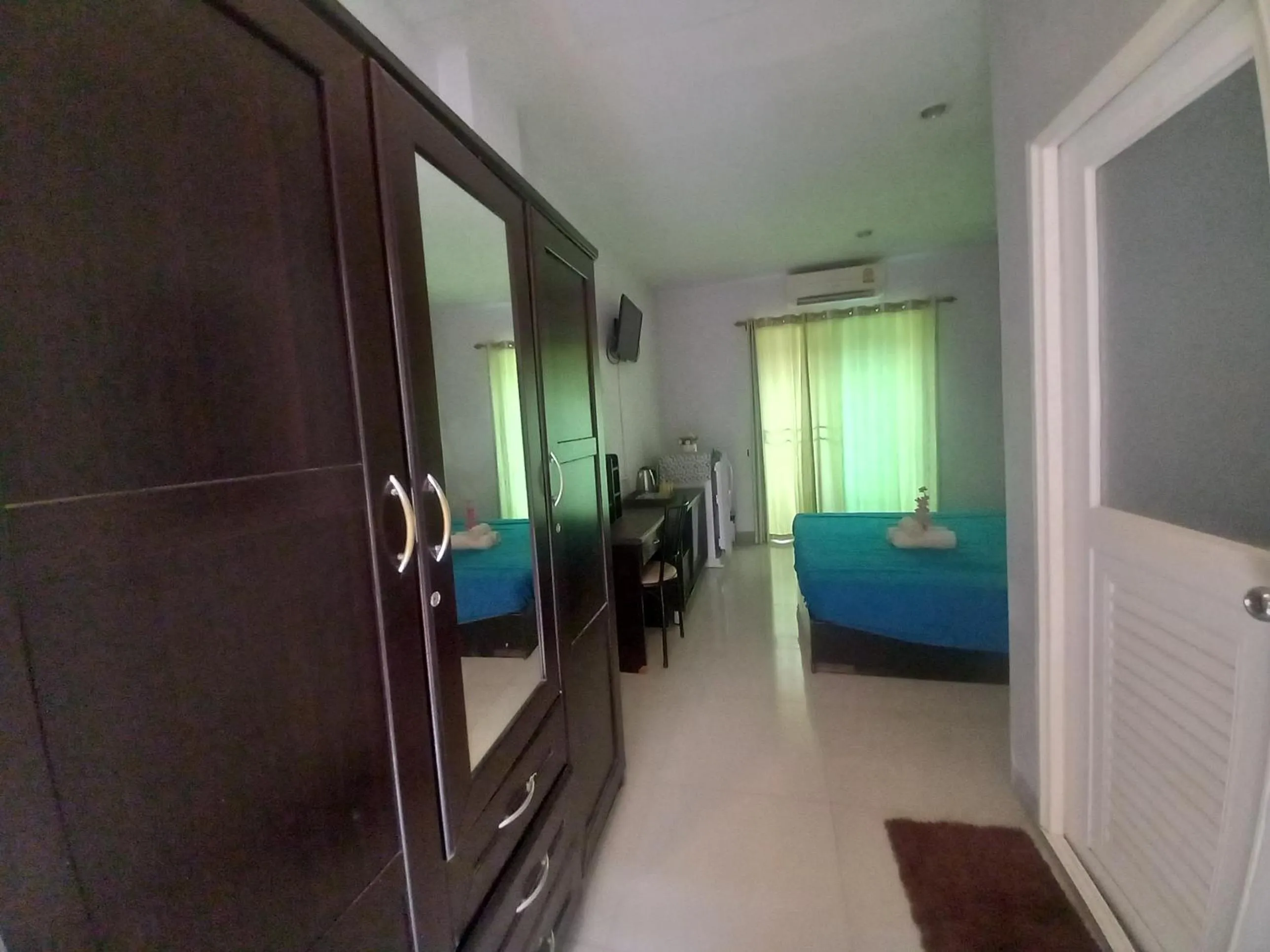 Budget Double Room in Santipran Place