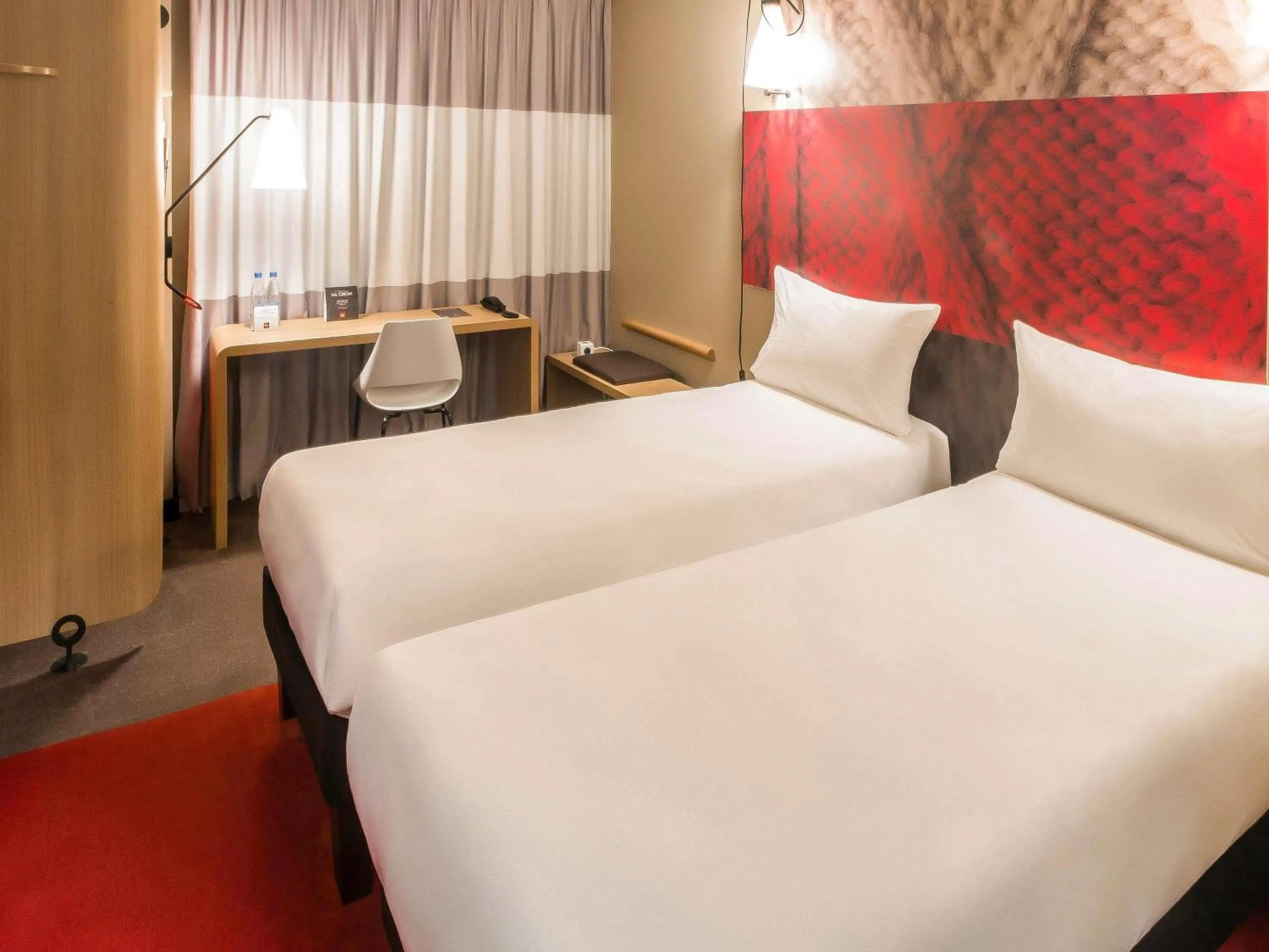 Standard Room with twin beds in ibis Deauville Centre