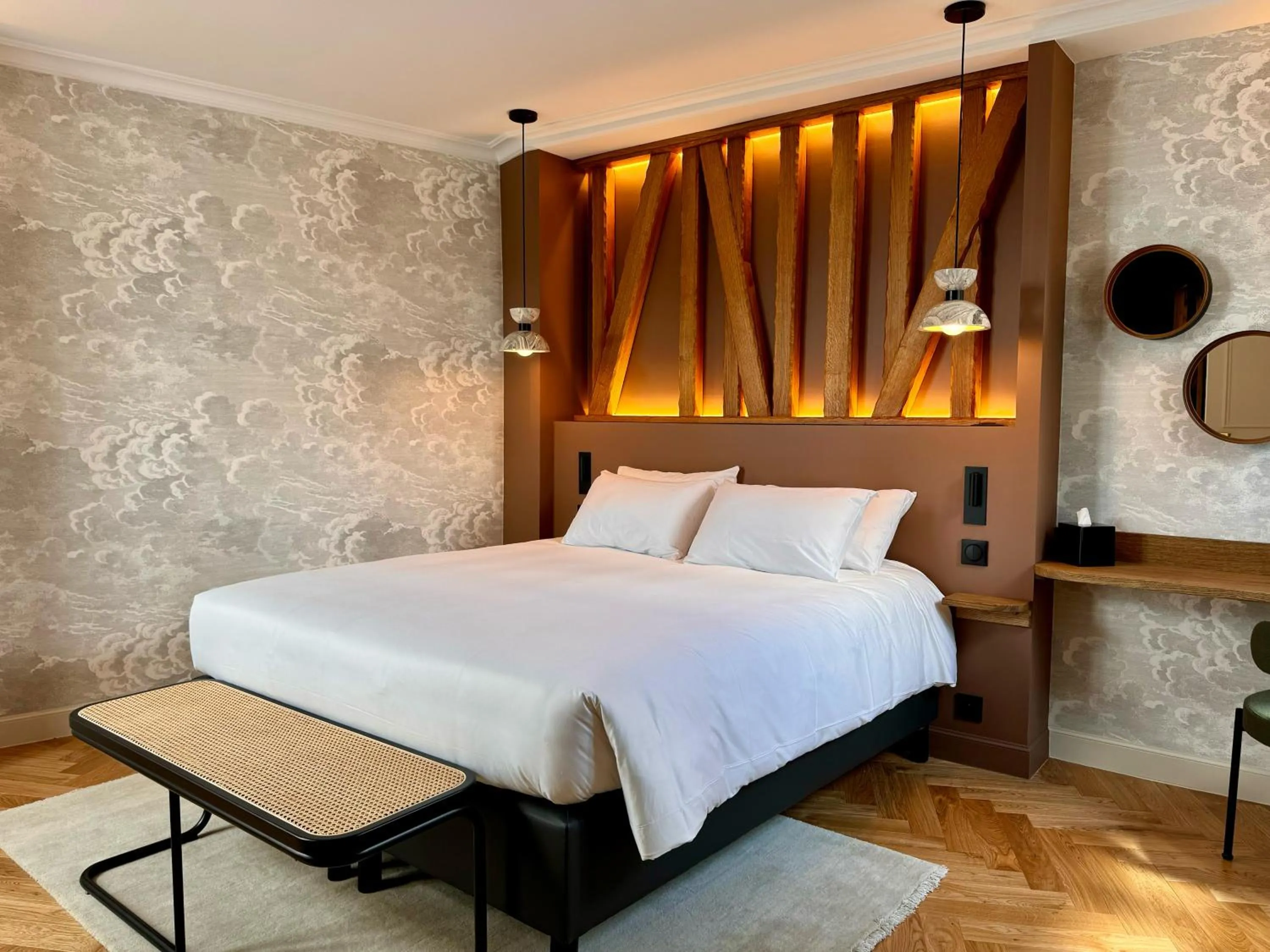 Suite with Balcony in Hotel Abbatial Saint Germain