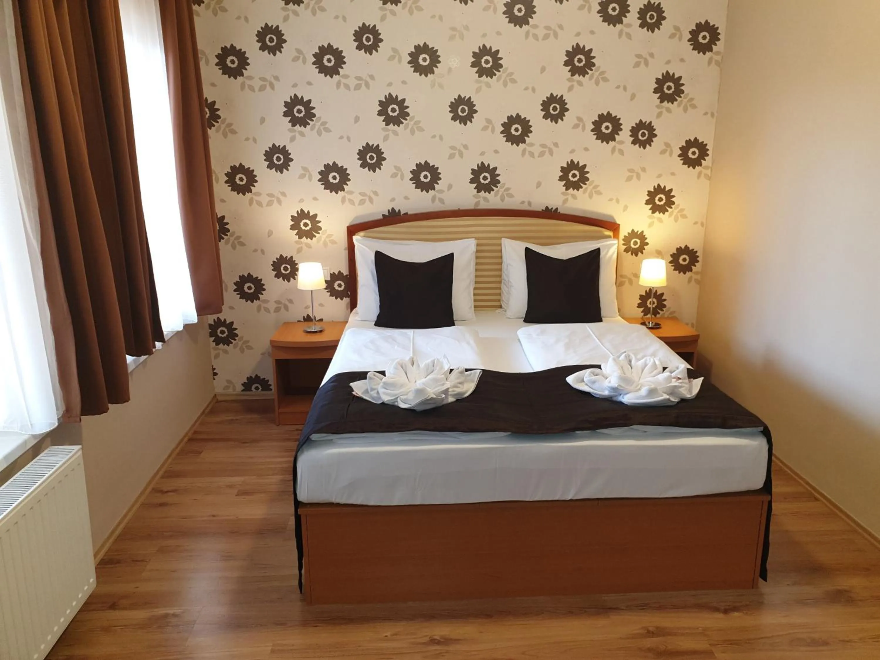 Superior Double Room in Six Inn Hotel Budapest