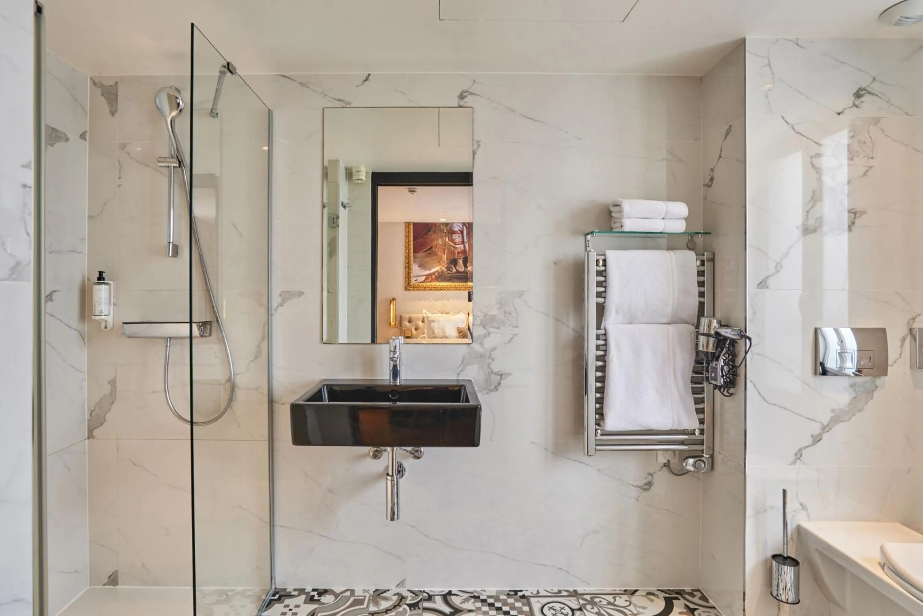 Superior Double Room in Hotel Eiffel Petit Louvre