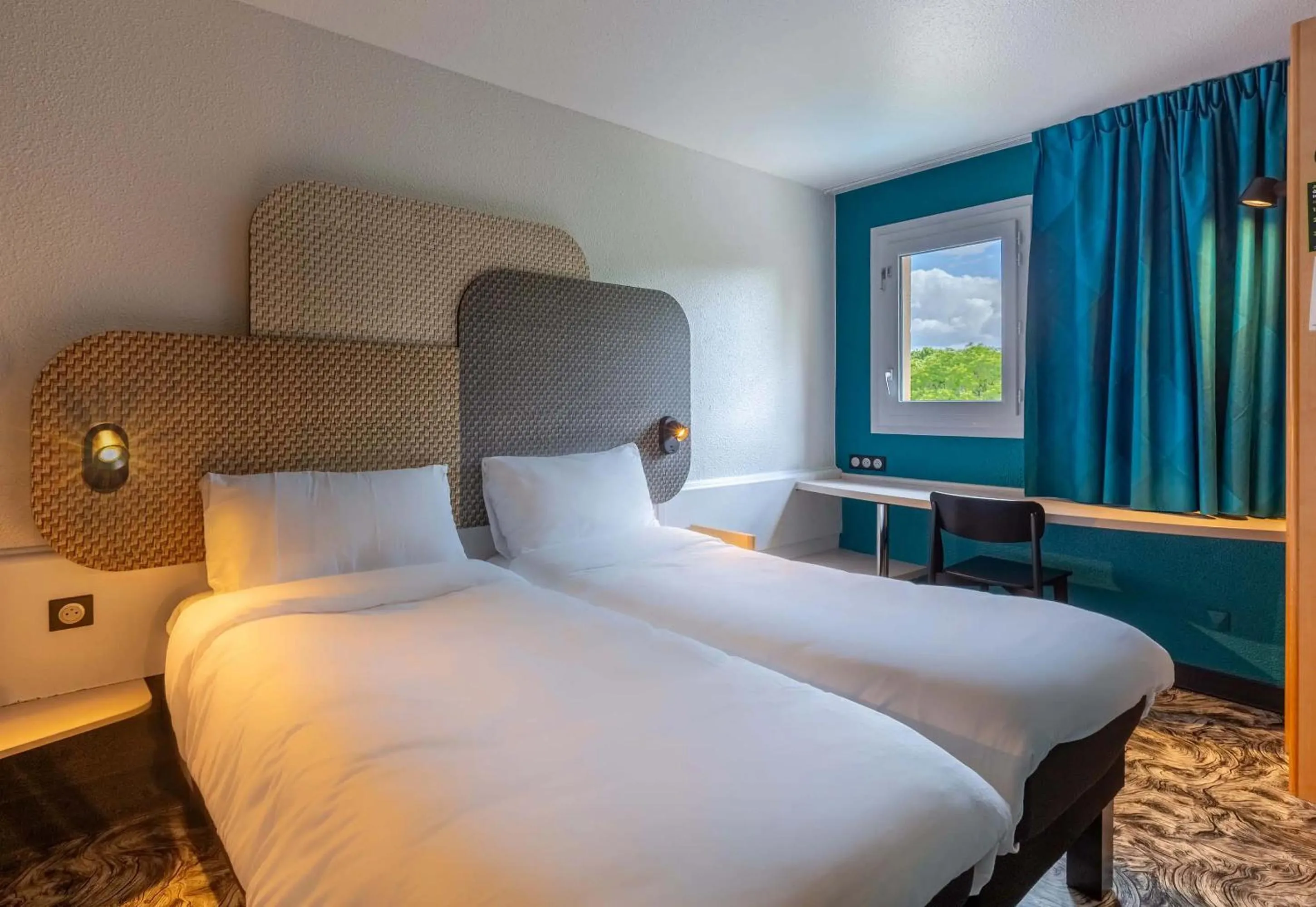 Twin Room in B&B HOTEL Chartres Centre Cathédrale 3 étoiles