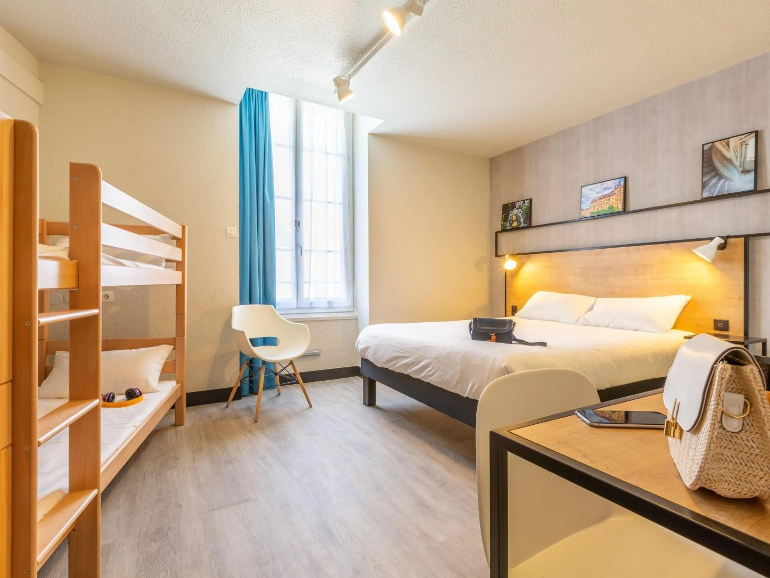 Family Room with One Double Bed and a Bunk Bed in ibis Blois Centre Château