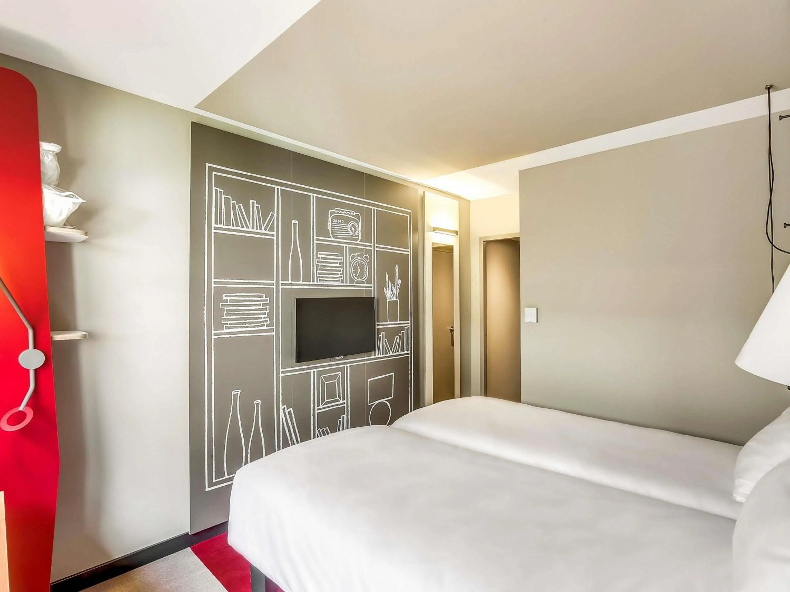 Standard Room with 2 Single Beds in ibis Paris Bercy Village