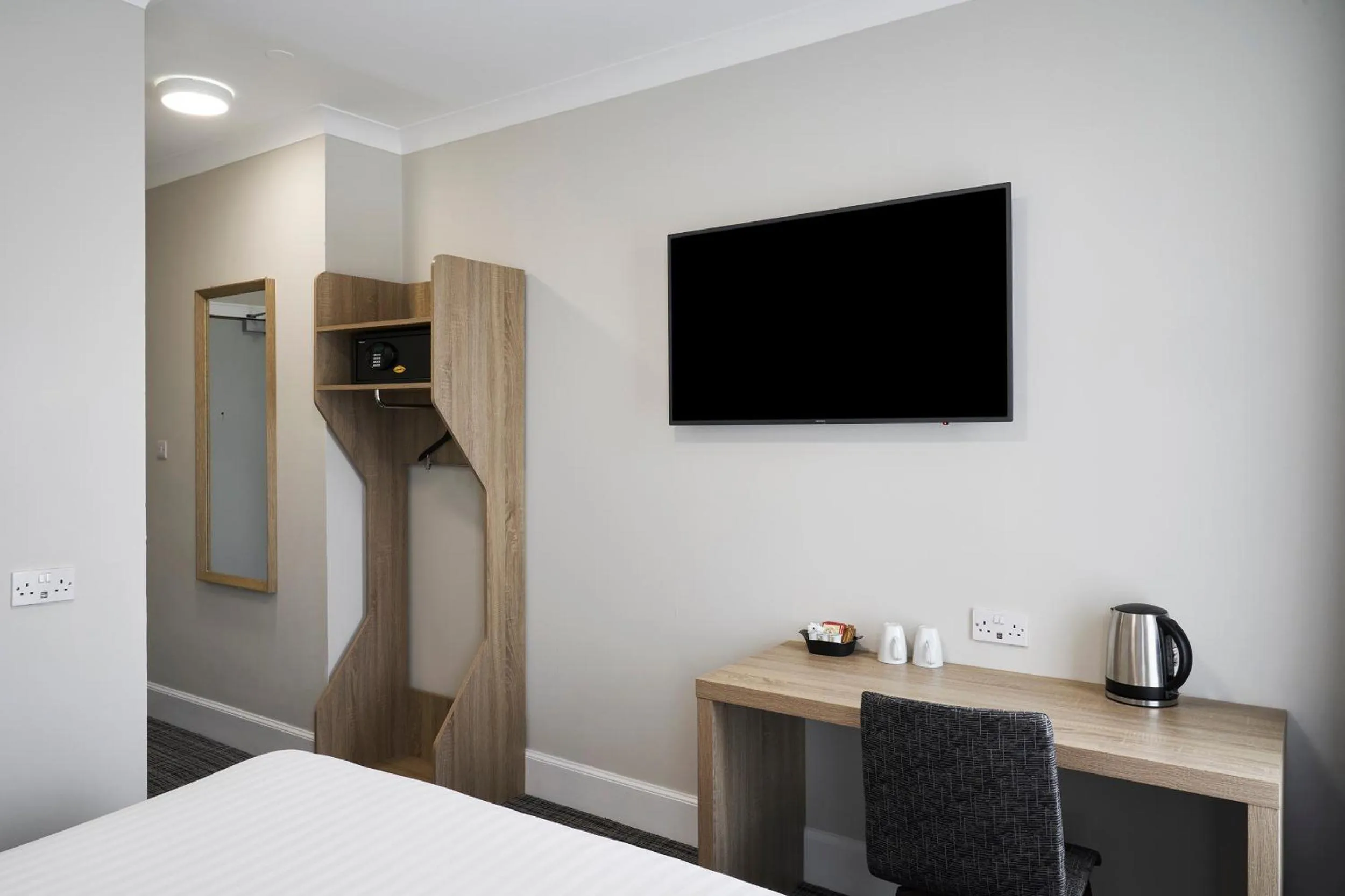 Efficient Double, Efficient Room, 1 Double in Four Points Flex by Sheraton Edinburgh