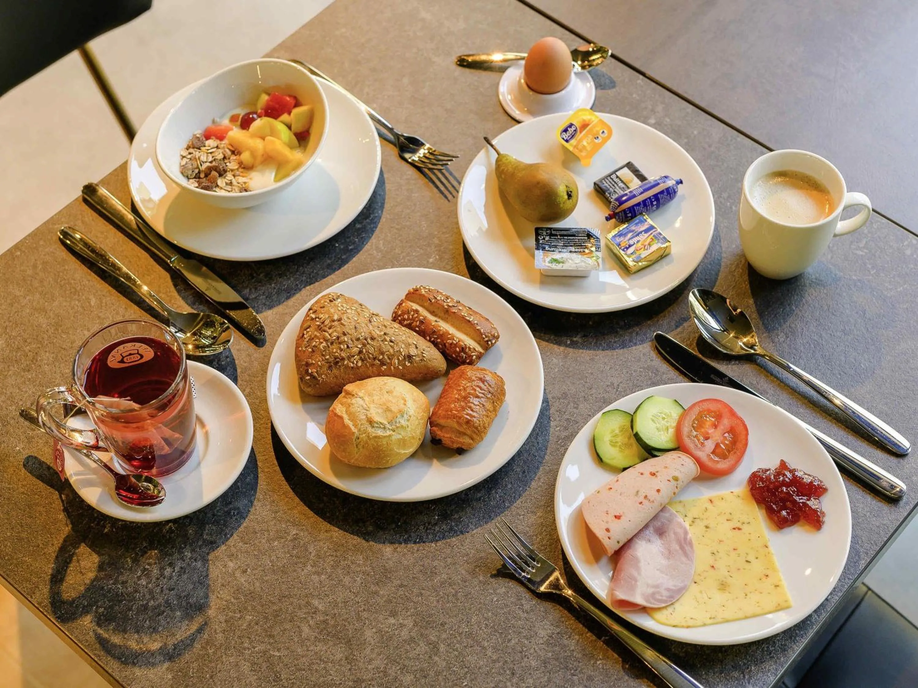 Superior Twin Room in ibis Styles Almere