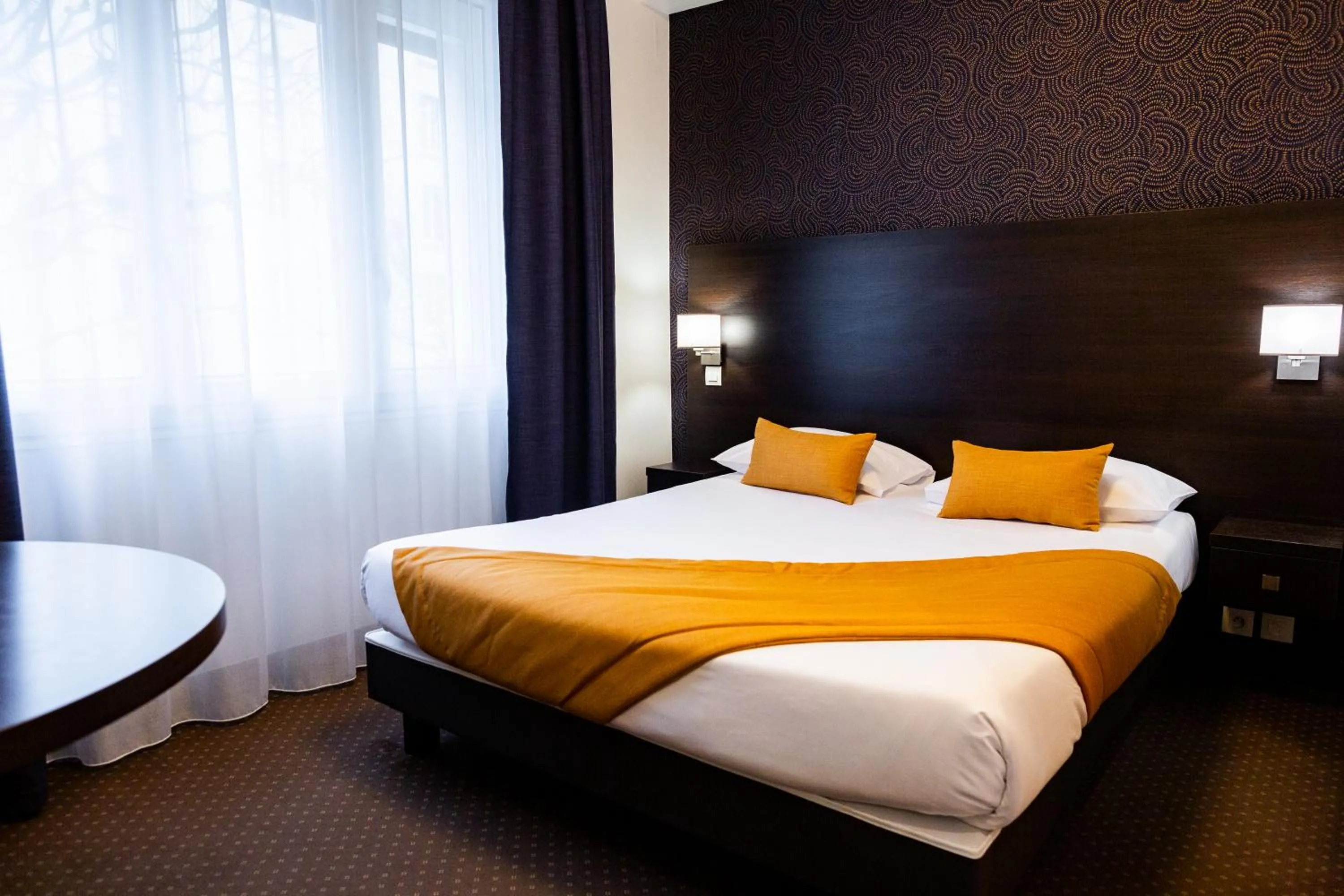 Confort Double Room in Hotel Astrid Caen centre