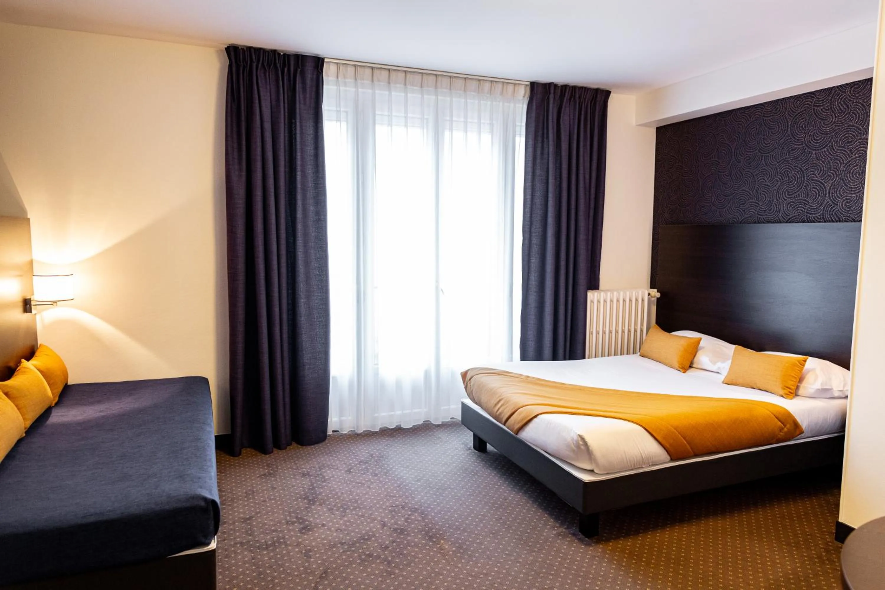 Superior Double Room in Hotel Astrid Caen centre