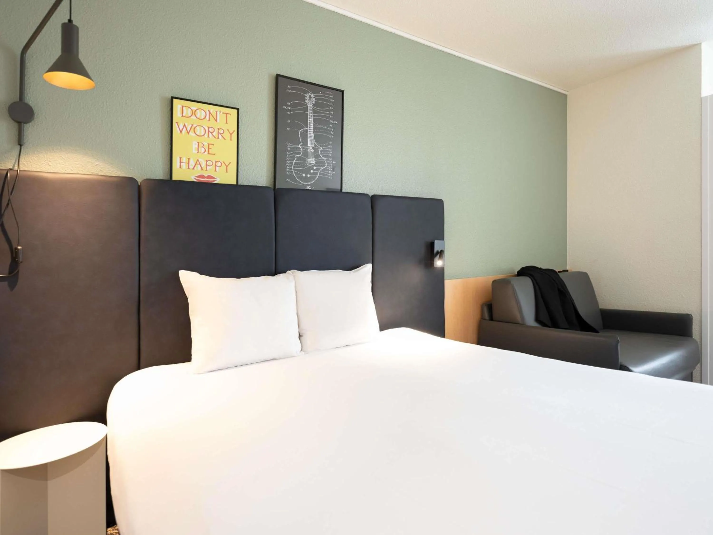 Standard Double Room with Sofa in ibis Paris Gare de Lyon Ledru Rollin
