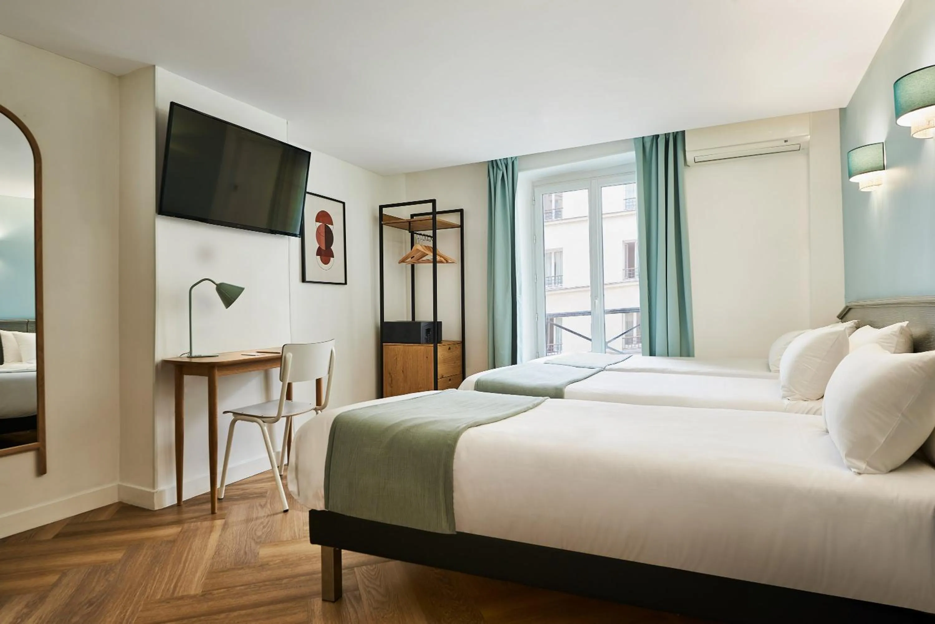 Triple Room in Hôtel Kabanel by Happyculture