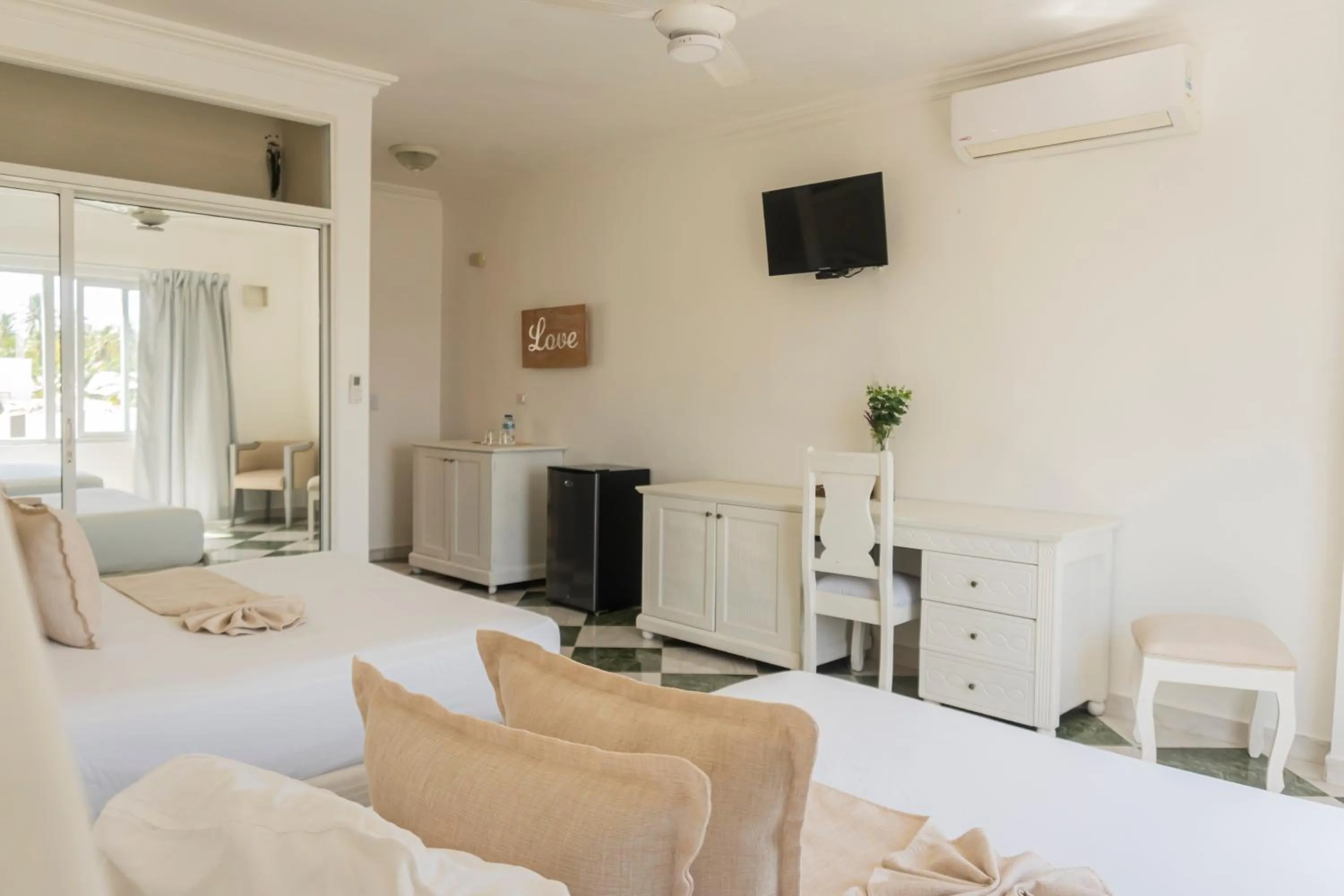 Junior Suite in Green Coast Hotel