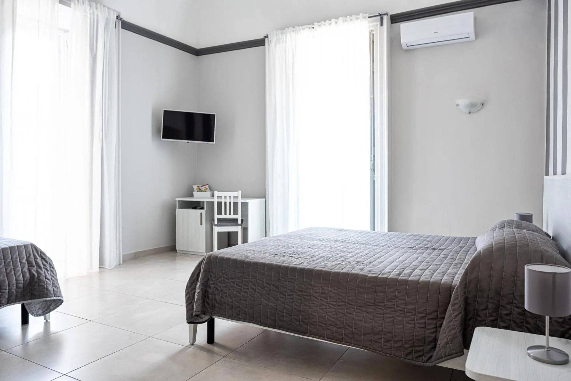 Standard Double Room in Hotel Costanza