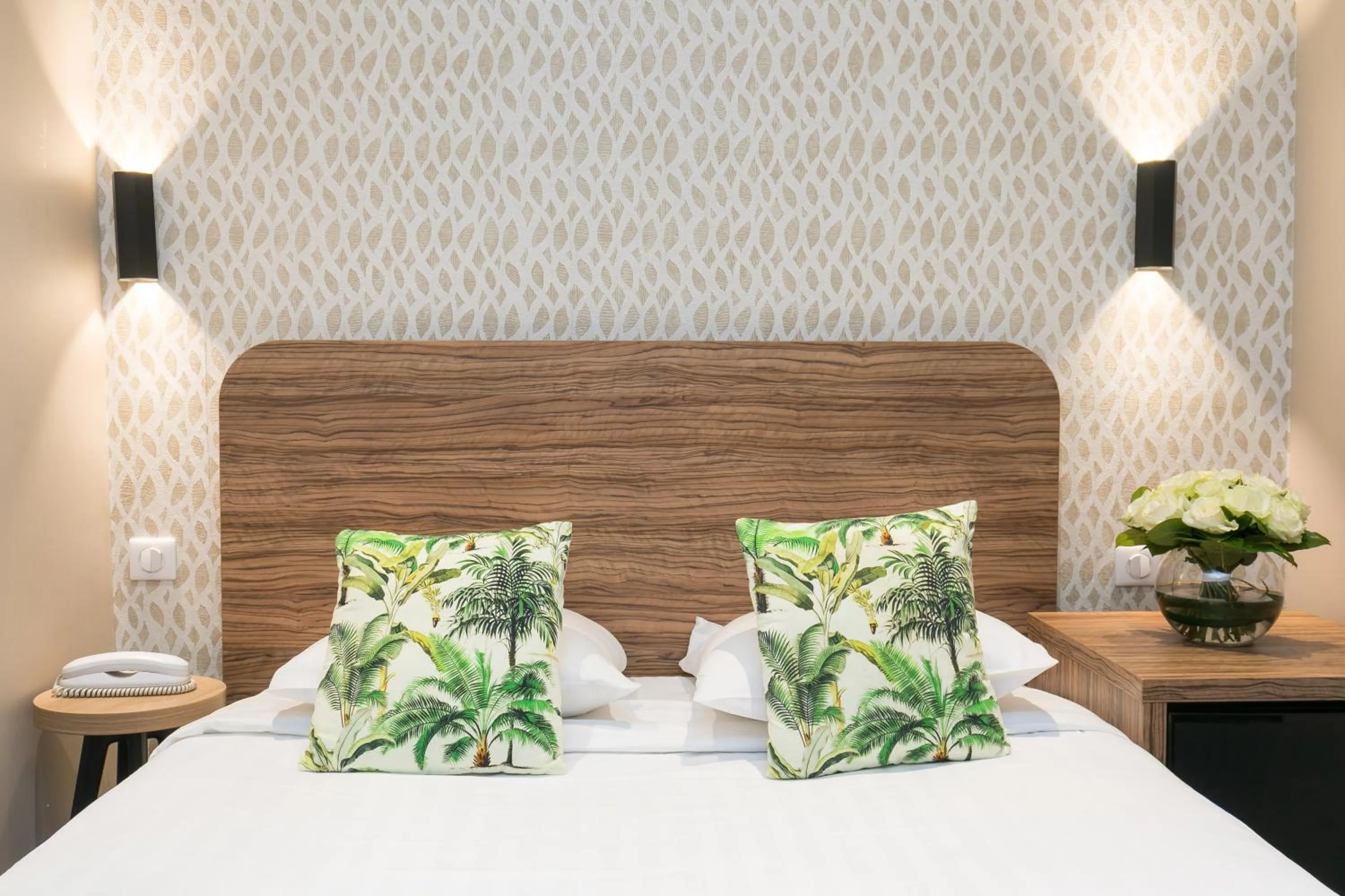 Superior Double Room in Hôtel Locarno Nice