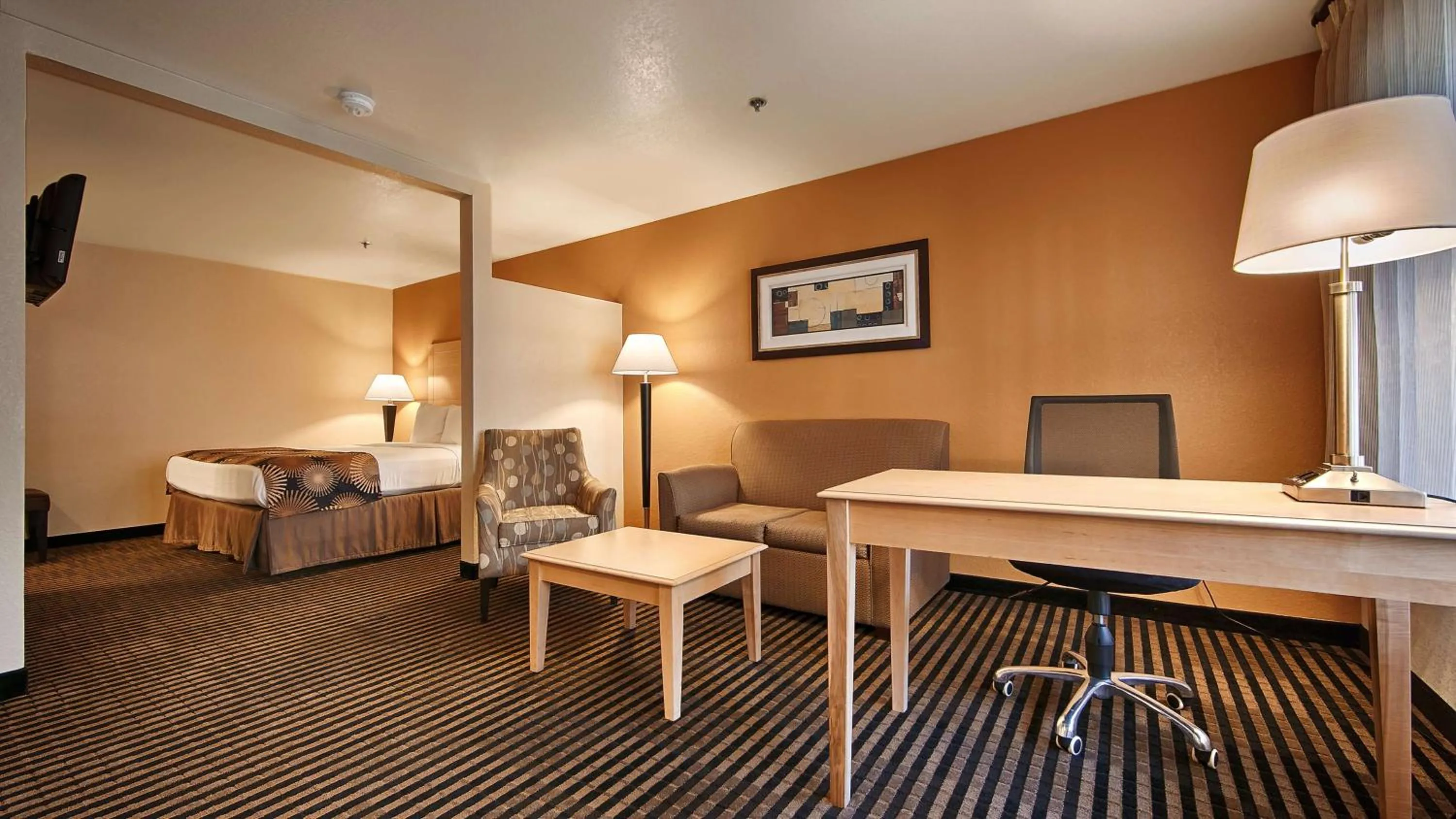 King Suite with Sofa Bed in Best Western Palm Court Inn