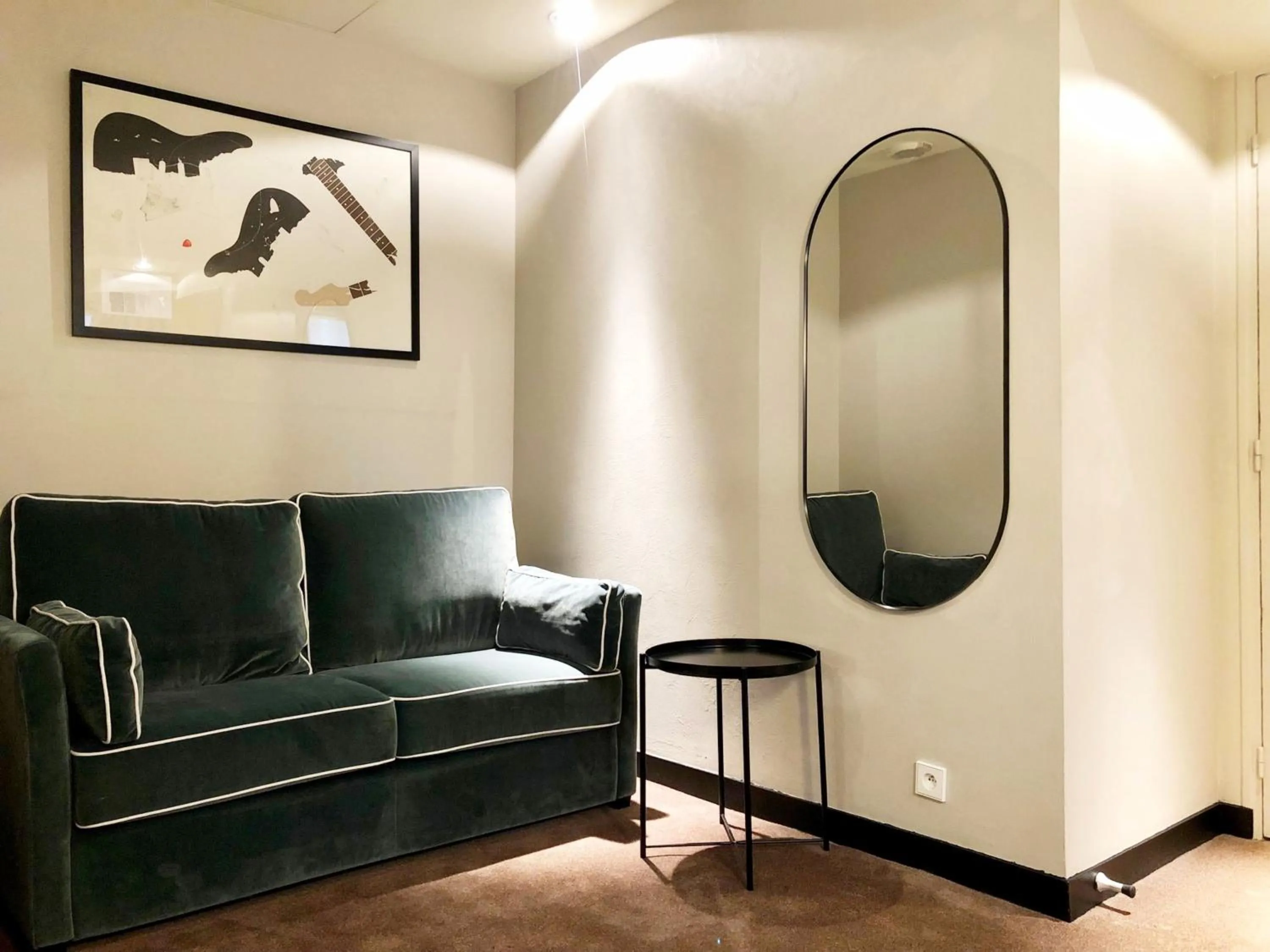 Premium King Room with Sofa Bed in Holiday Inn Paris Palais de l'Elysée by IHG