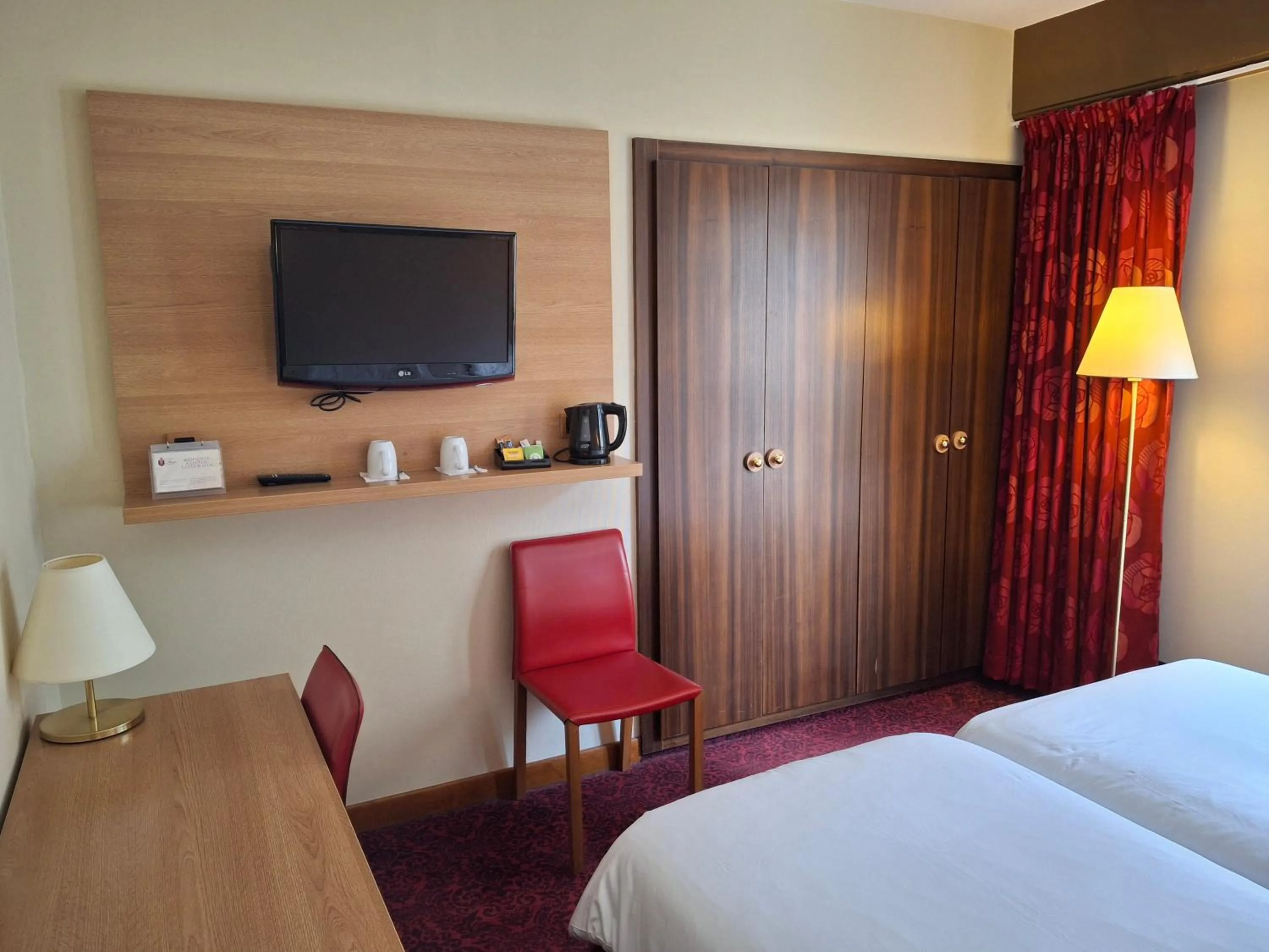 Twin Room in Hôtel Tour Maje