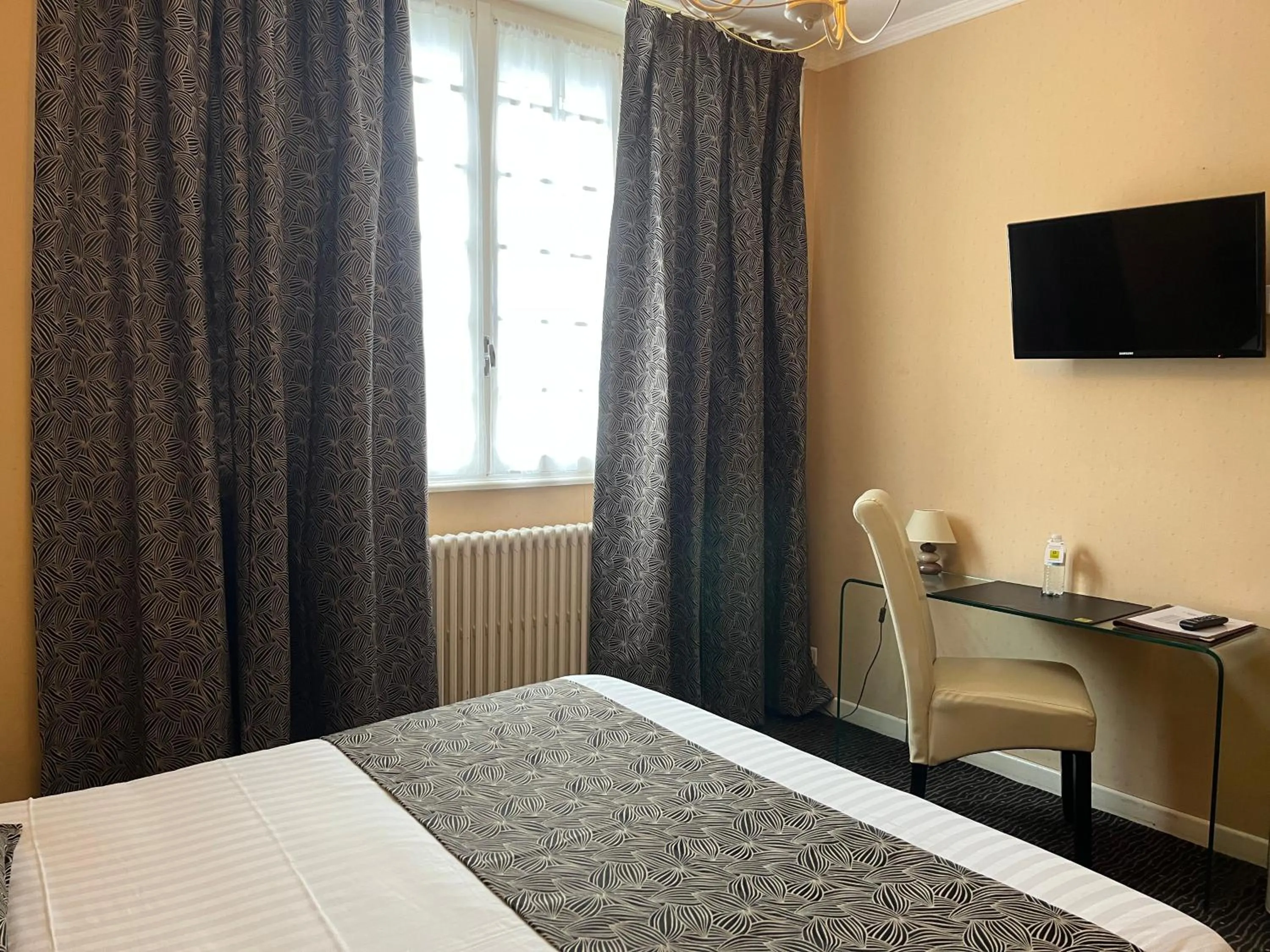 Comfort Double Room in Logis La Thomasse