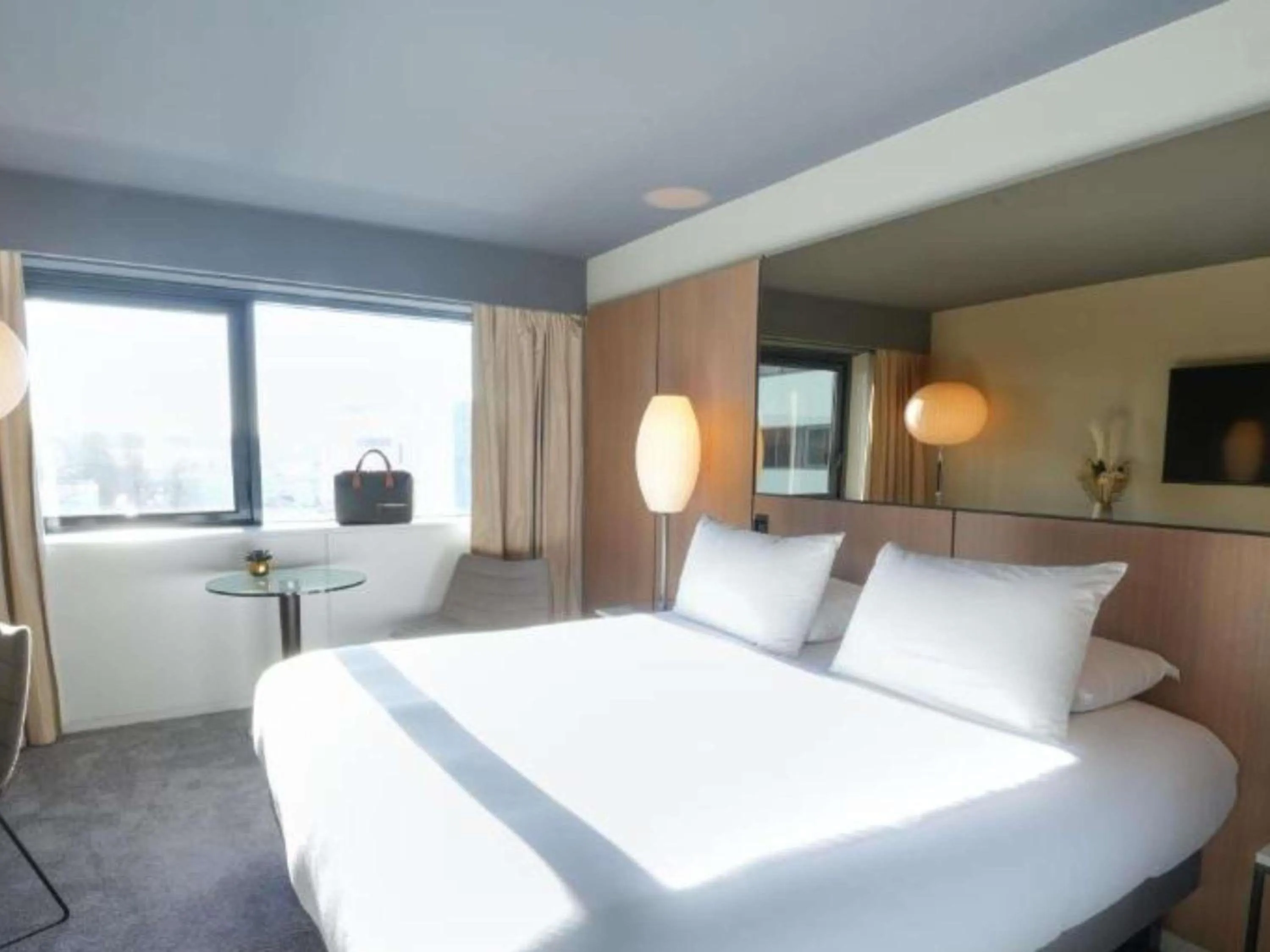 Standard Family Suite - Two Connecting Rooms in Pullman Bordeaux Lac