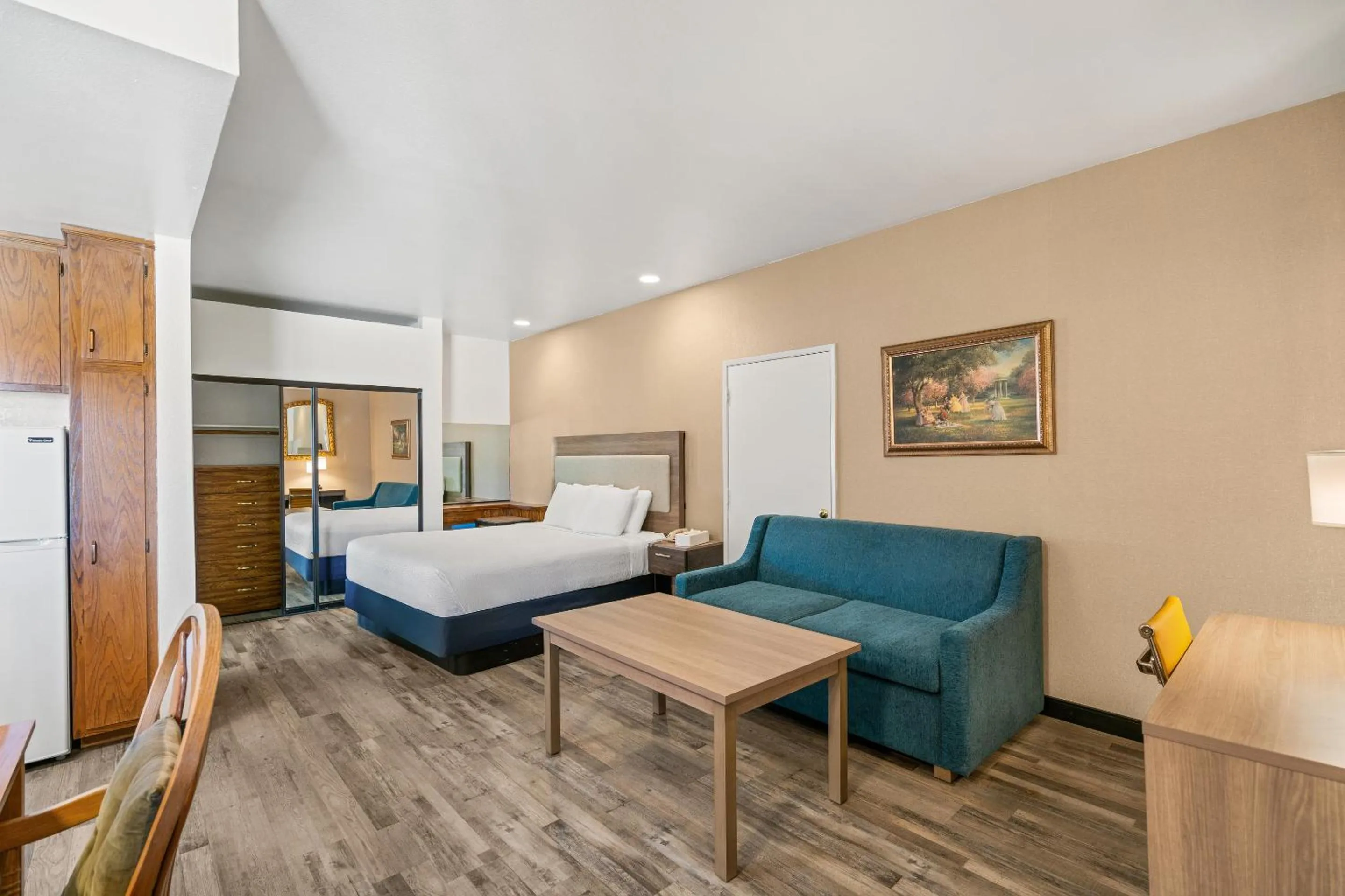 King Suite - Non-Smoking in Americas Best Value Inn and Suites -Yucca Valley