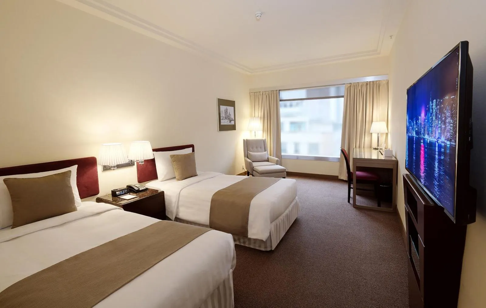 Deluxe Twin Room with City View (Nonsmoking) in Prudential Hotel