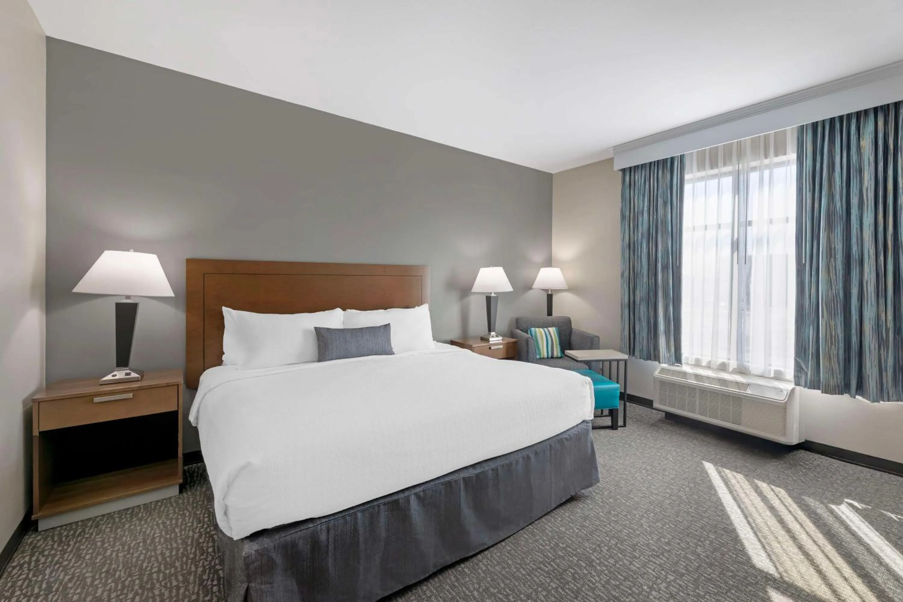 King Room with Kitchenette in Best Western Plus Executive Residency Marion