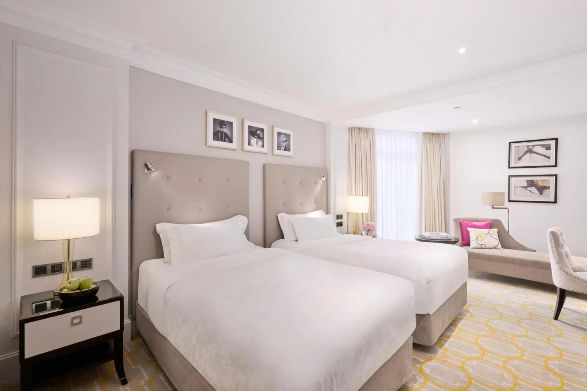 Deluxe Courtyard View Twin in The Langham Hong Kong