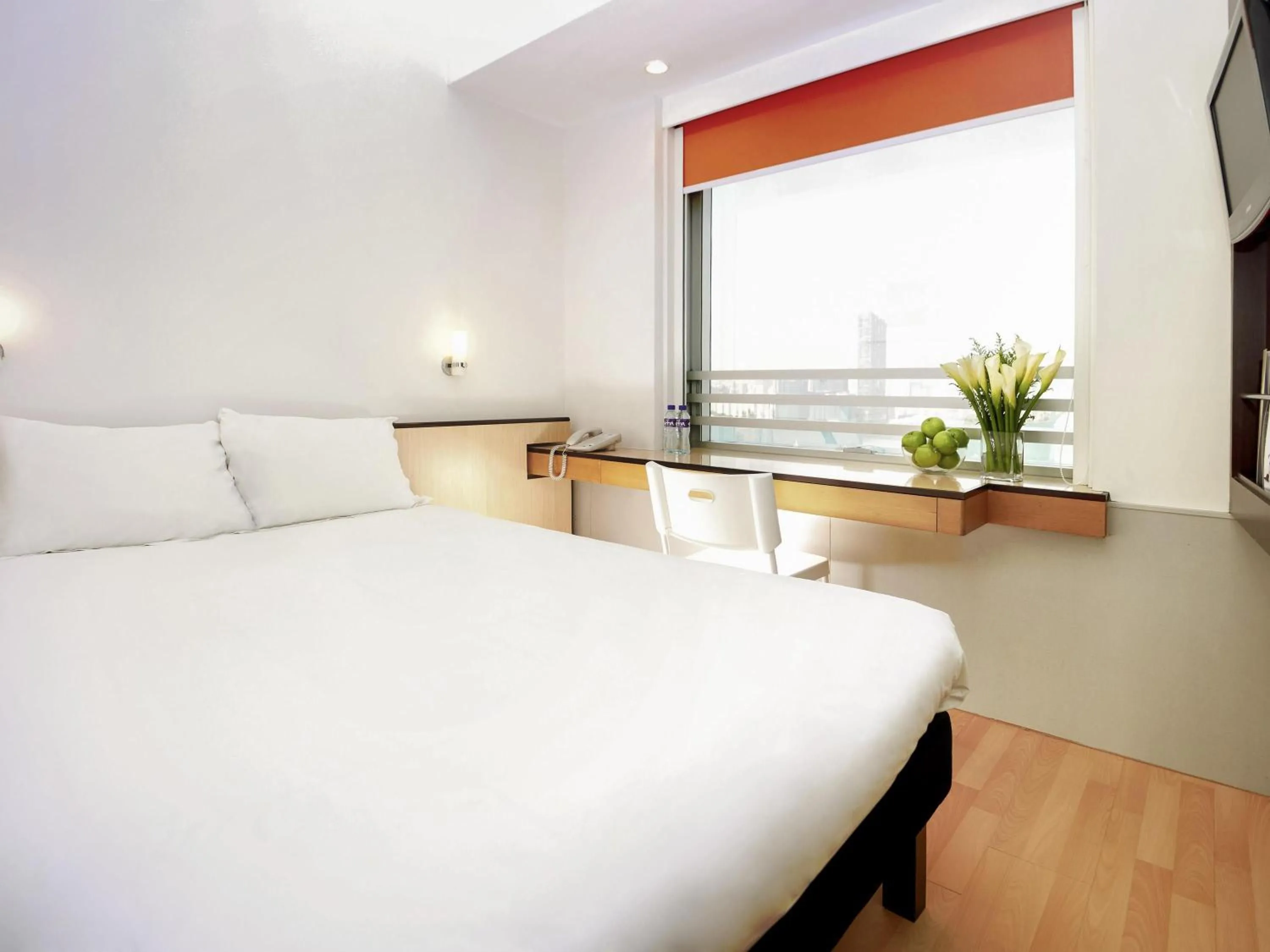 Superior Double Room with Harbor View in ibis Hong Kong North Point