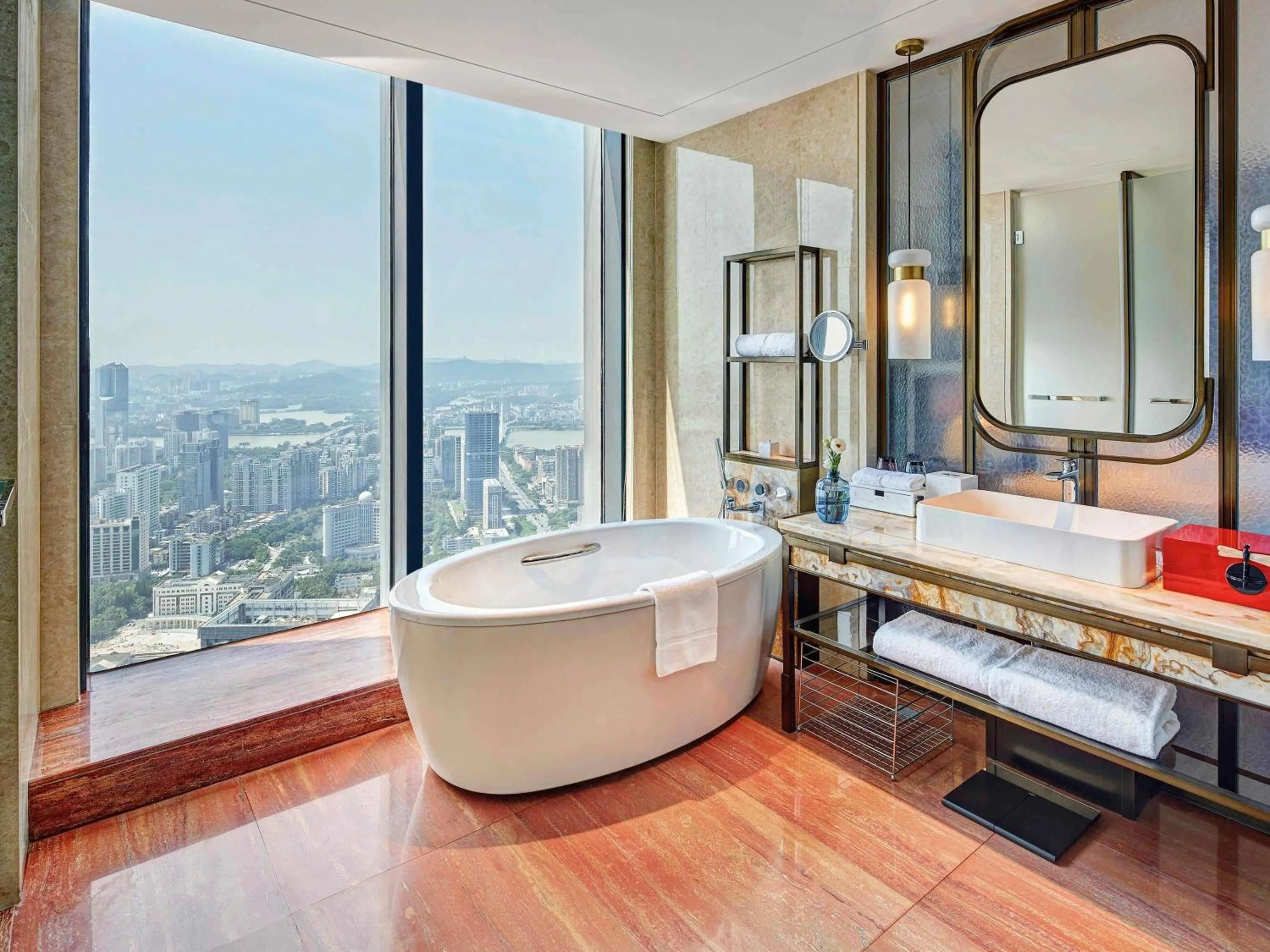 Deluxe Double Room with River View in Pullman Huizhou Kaisa