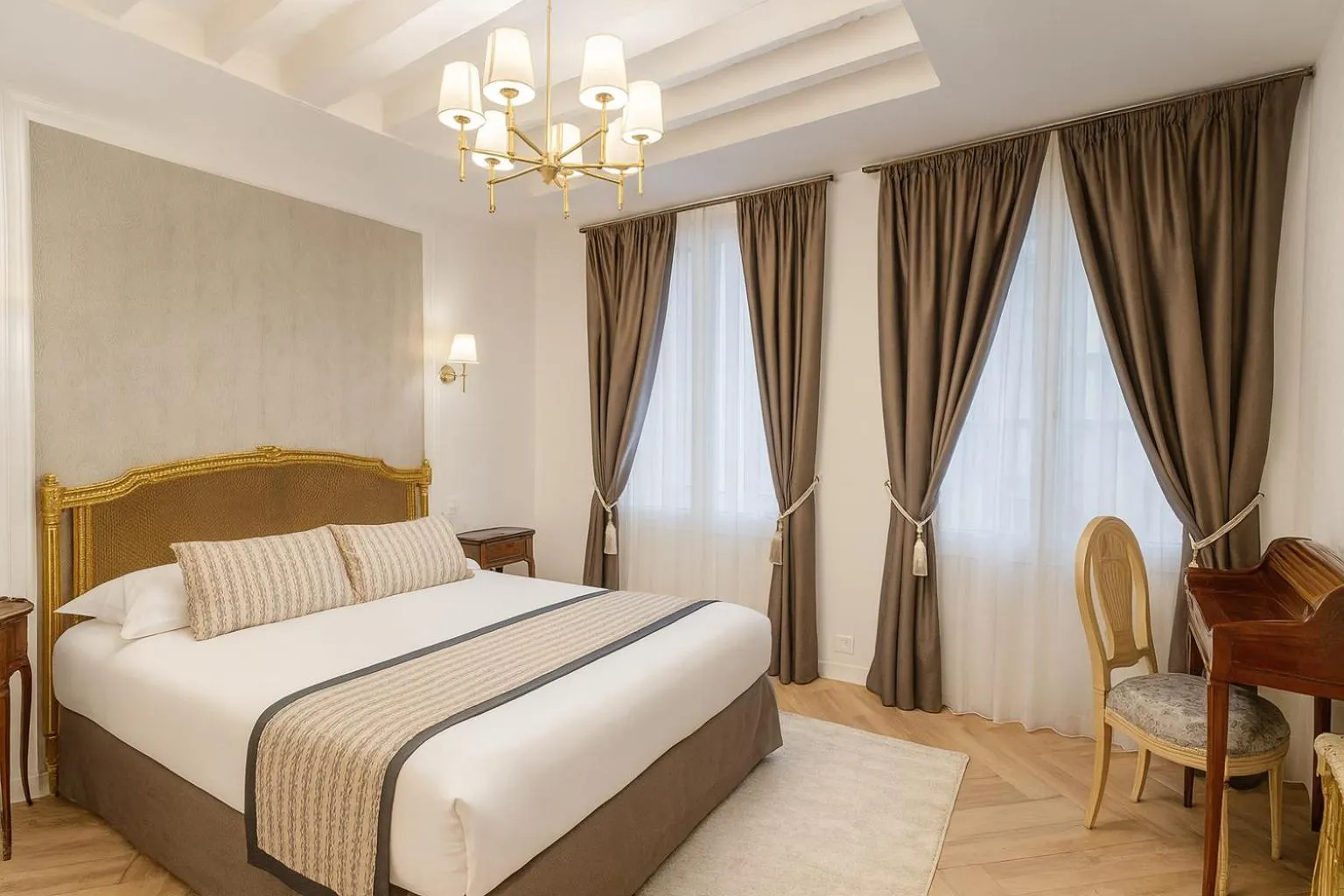 Superior Double Room in Hotel Dandy Rouen centre