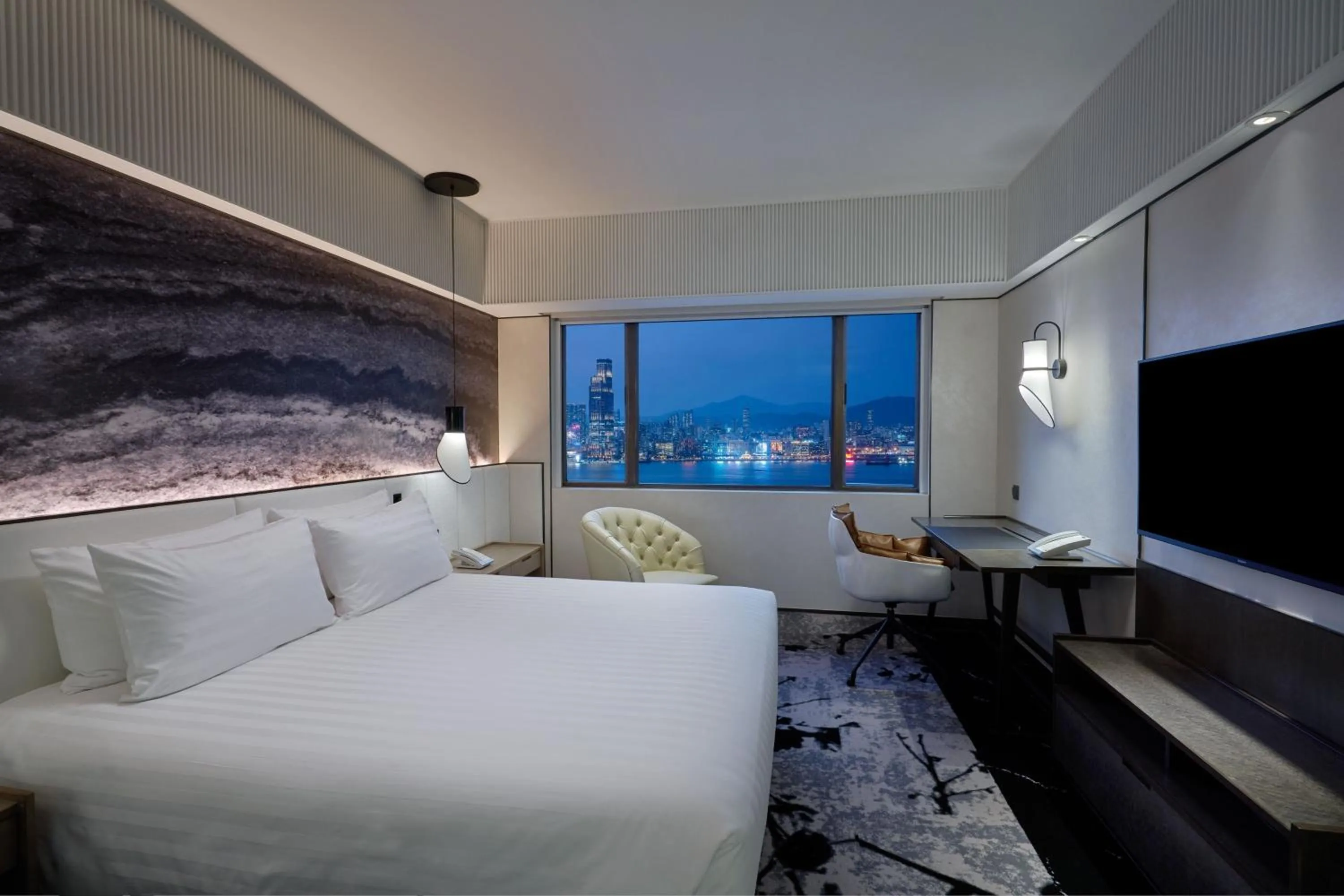 Premium King Room with Panoramic View in The Park Lane Hong Kong, Autograph Collection