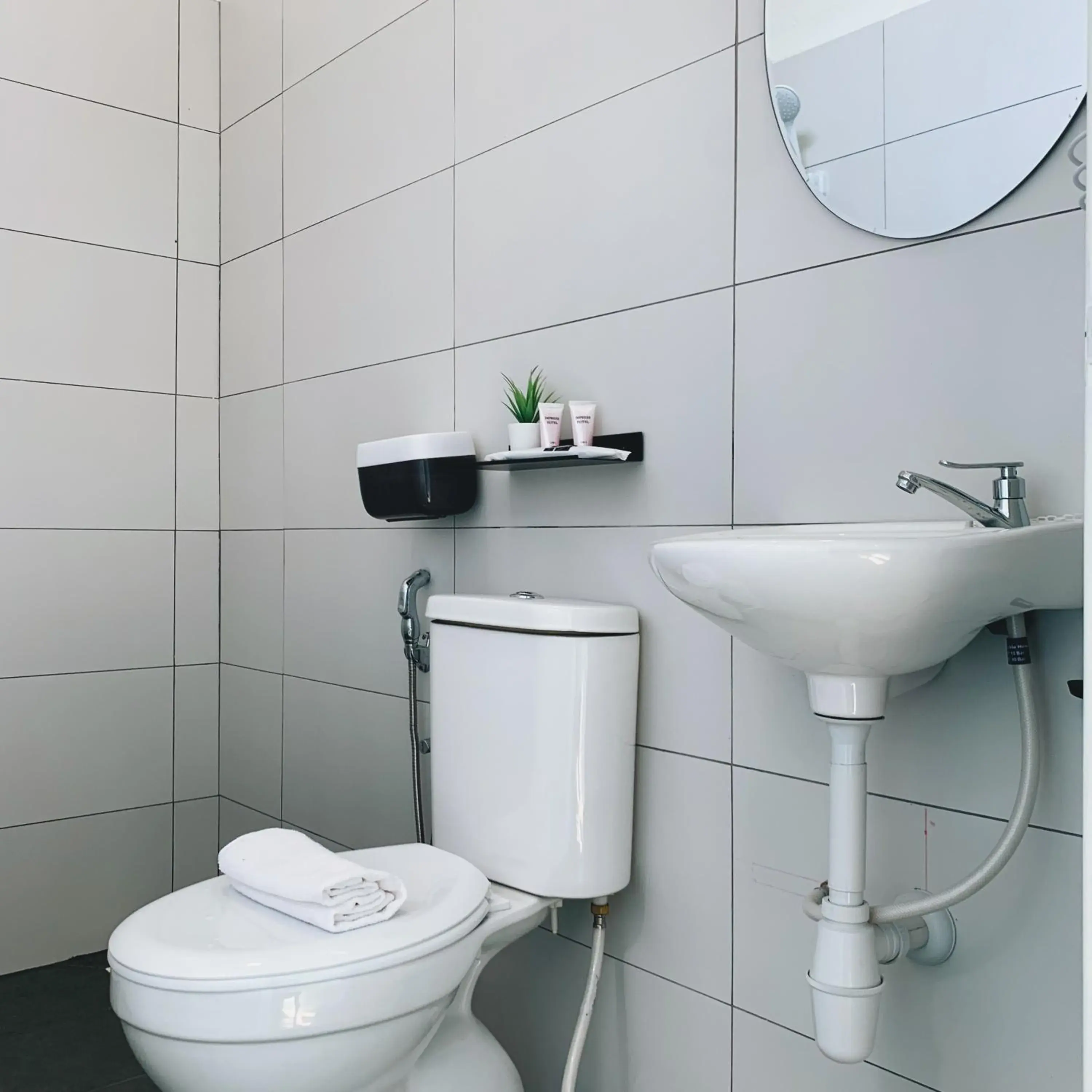 IMPRESS HOTEL IMPRESS HOTEL