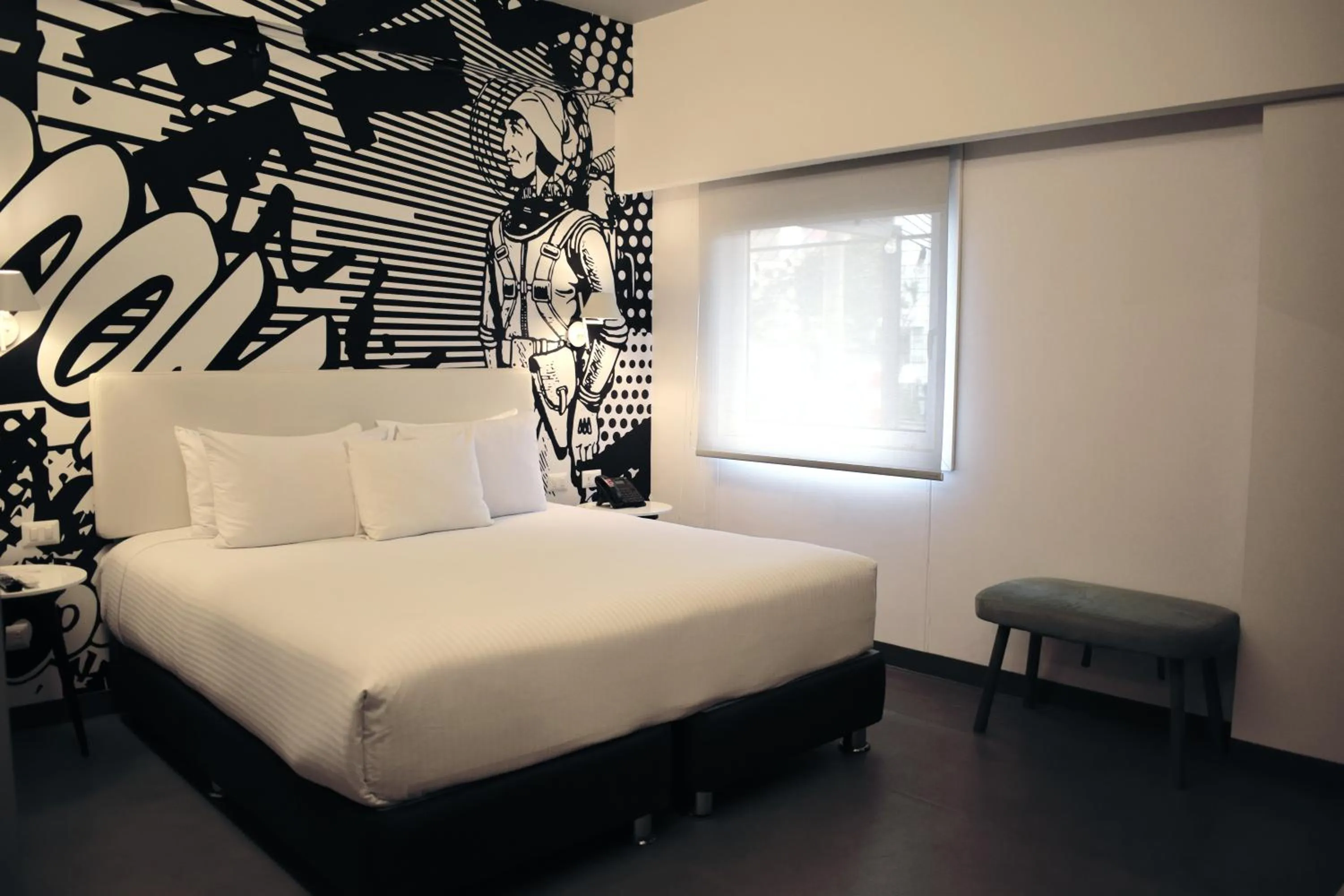 King Room - single occupancy - Accessible/Non-Smoking in Radisson RED Miraflores