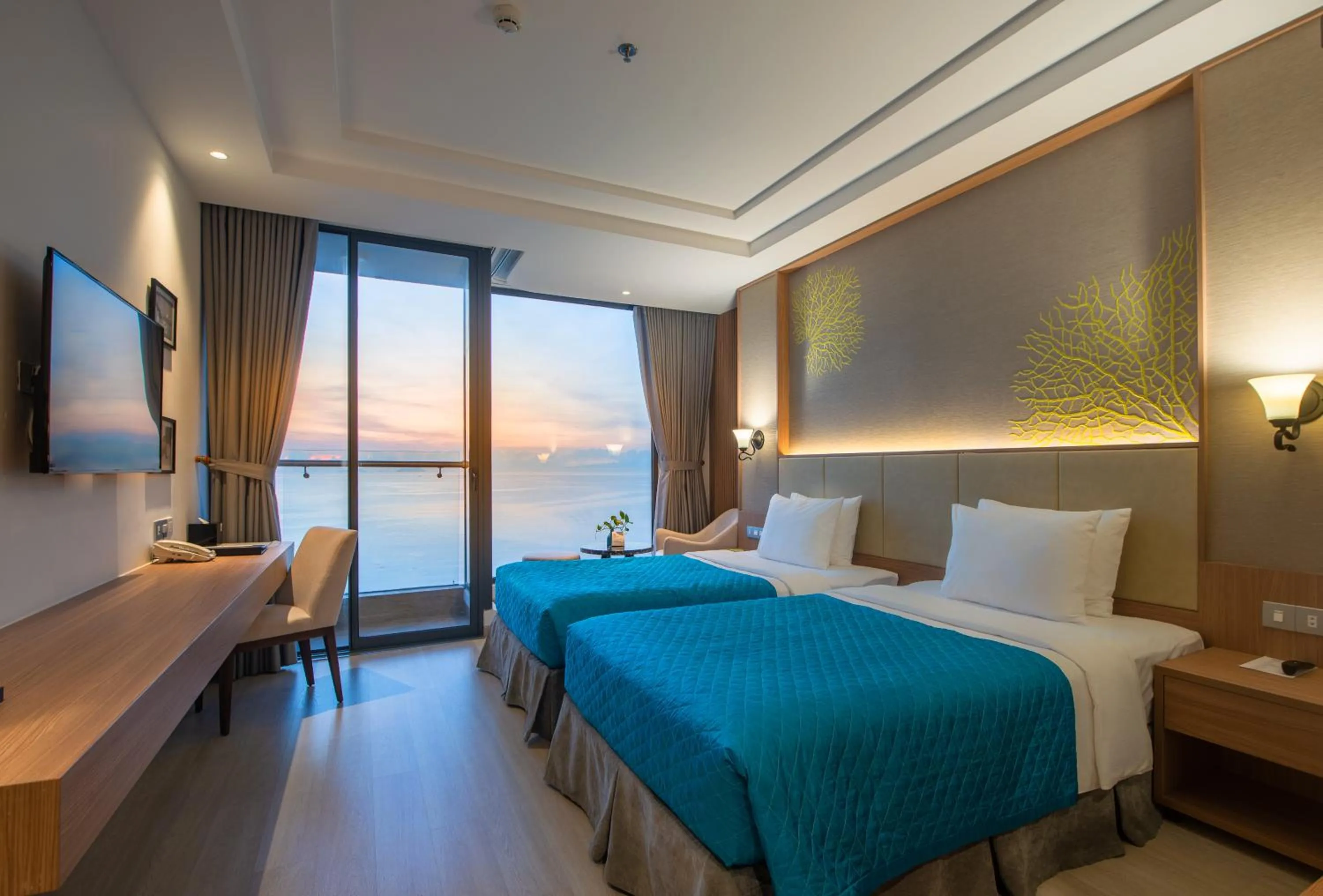 Deluxe Twin Room with Balcony and Ocean View in Navada Beach Hotel