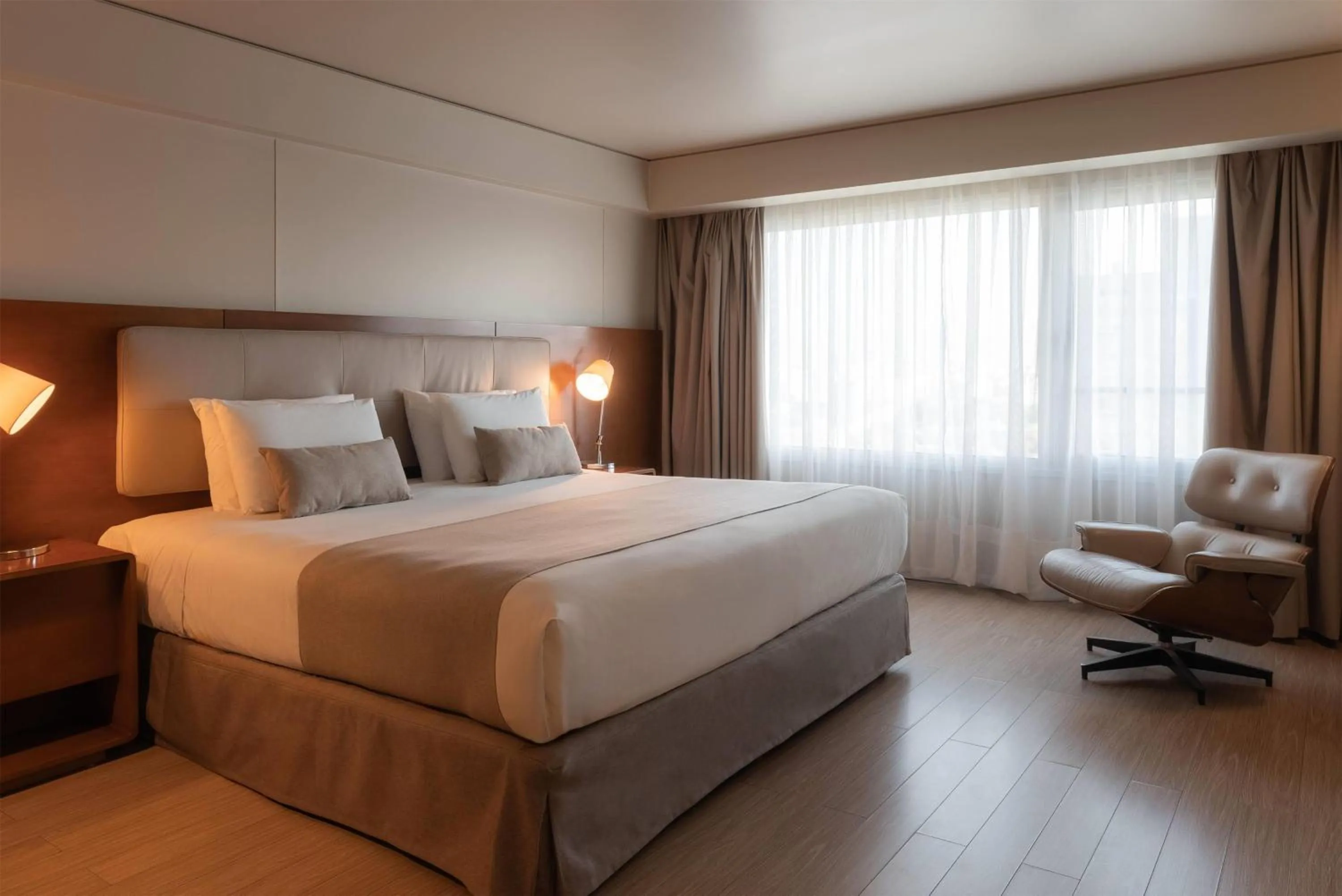 King Suite - single occupancy in Dazzler by Wyndham Montevideo