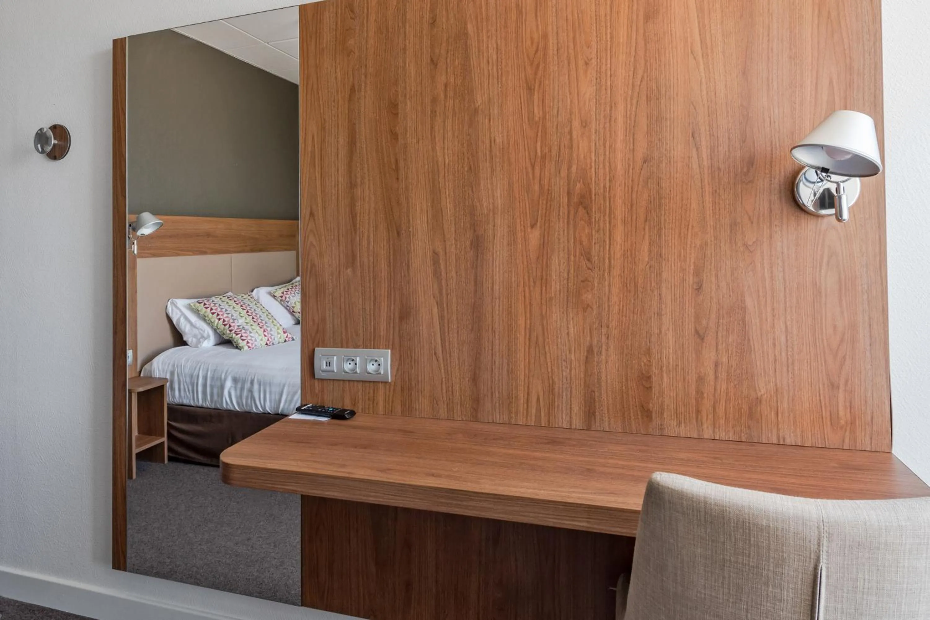 Double Room in Campanile Chartres Centre - Gare - Cathédrale