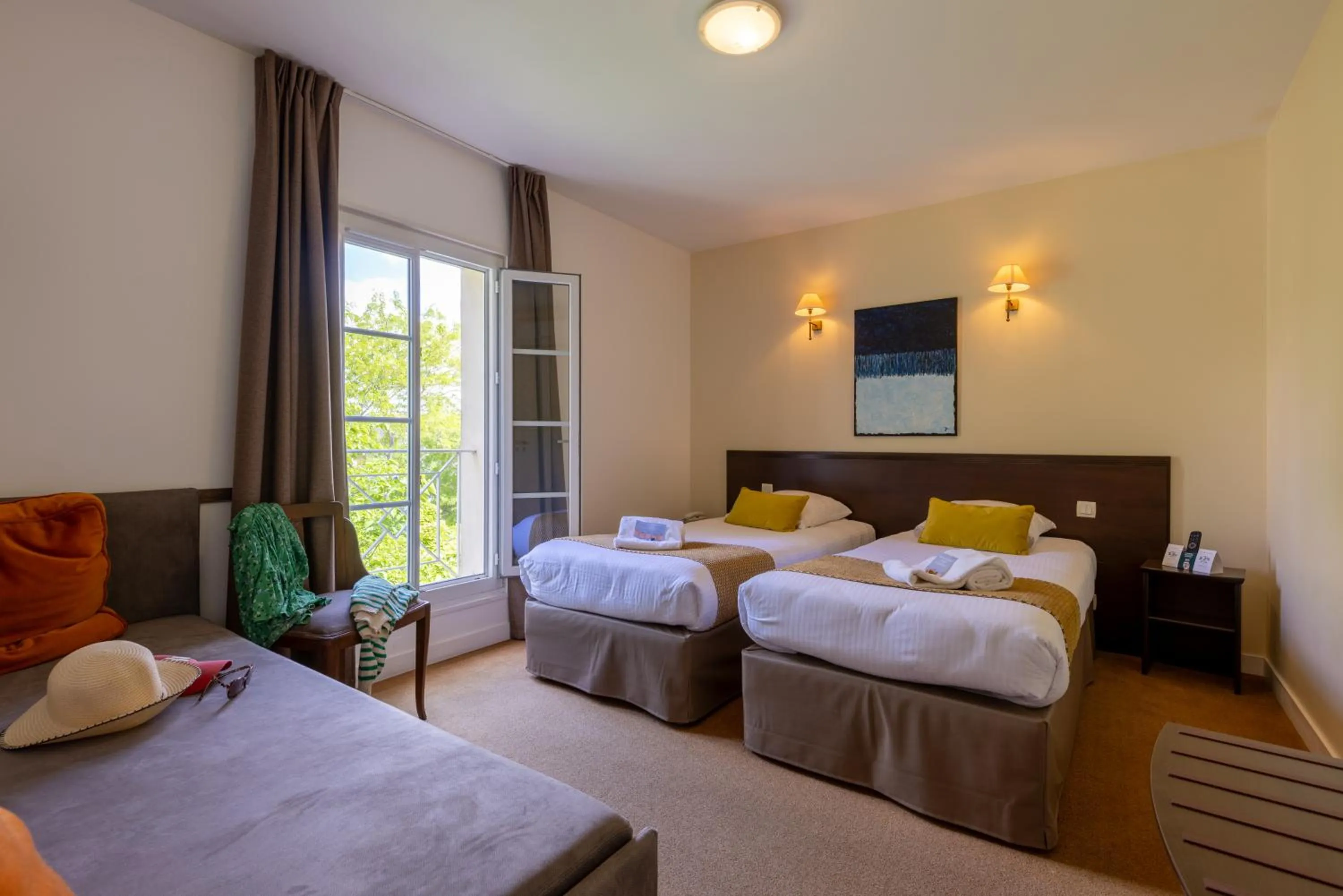 Family Suite (4 Adults) in Logis Hotel Le Richelieu - Royan Atlantique