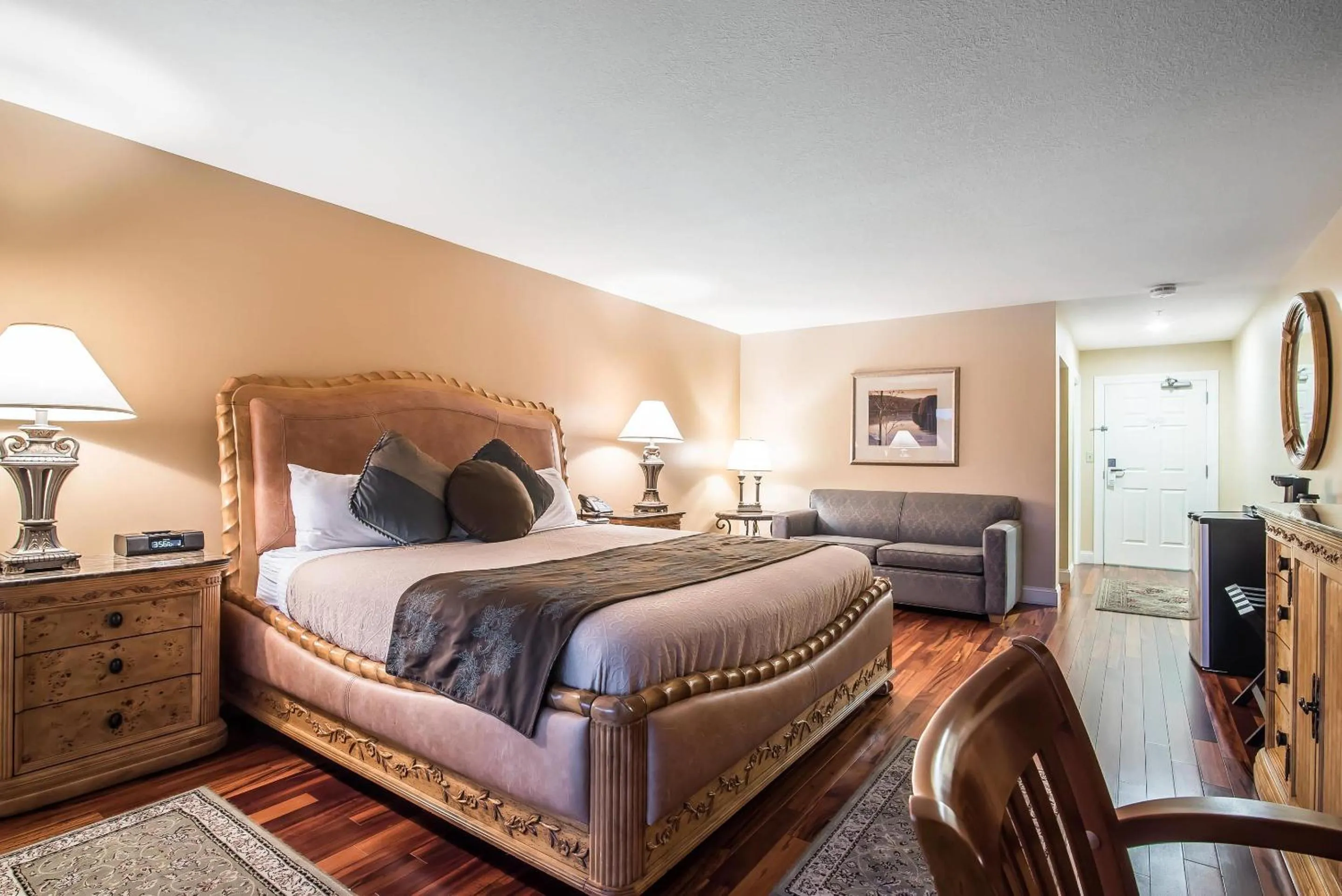 King Room with Balcony and River View - Non-Smoking in Riverside Hotel, an Ascend Collection Hotel