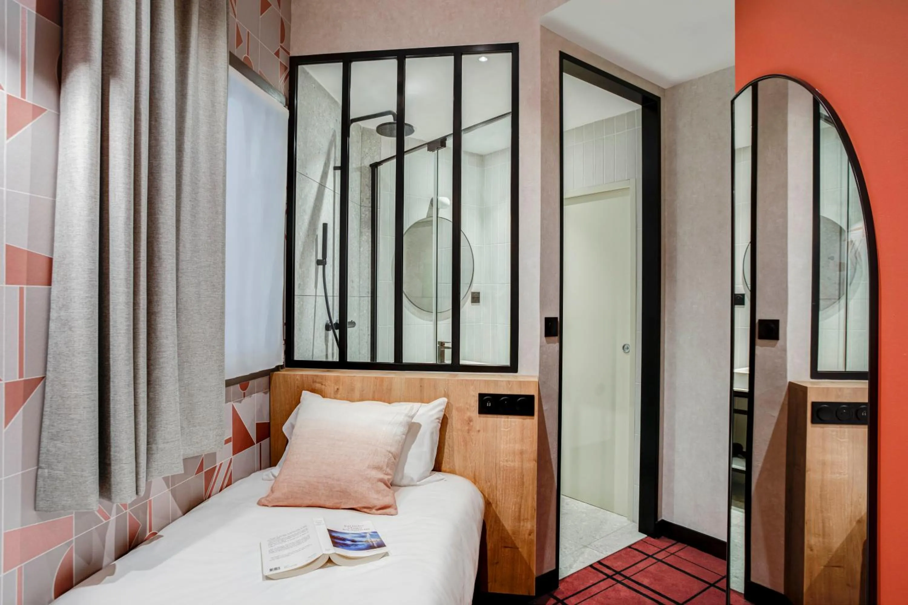 Single Room in Republik Hotel
