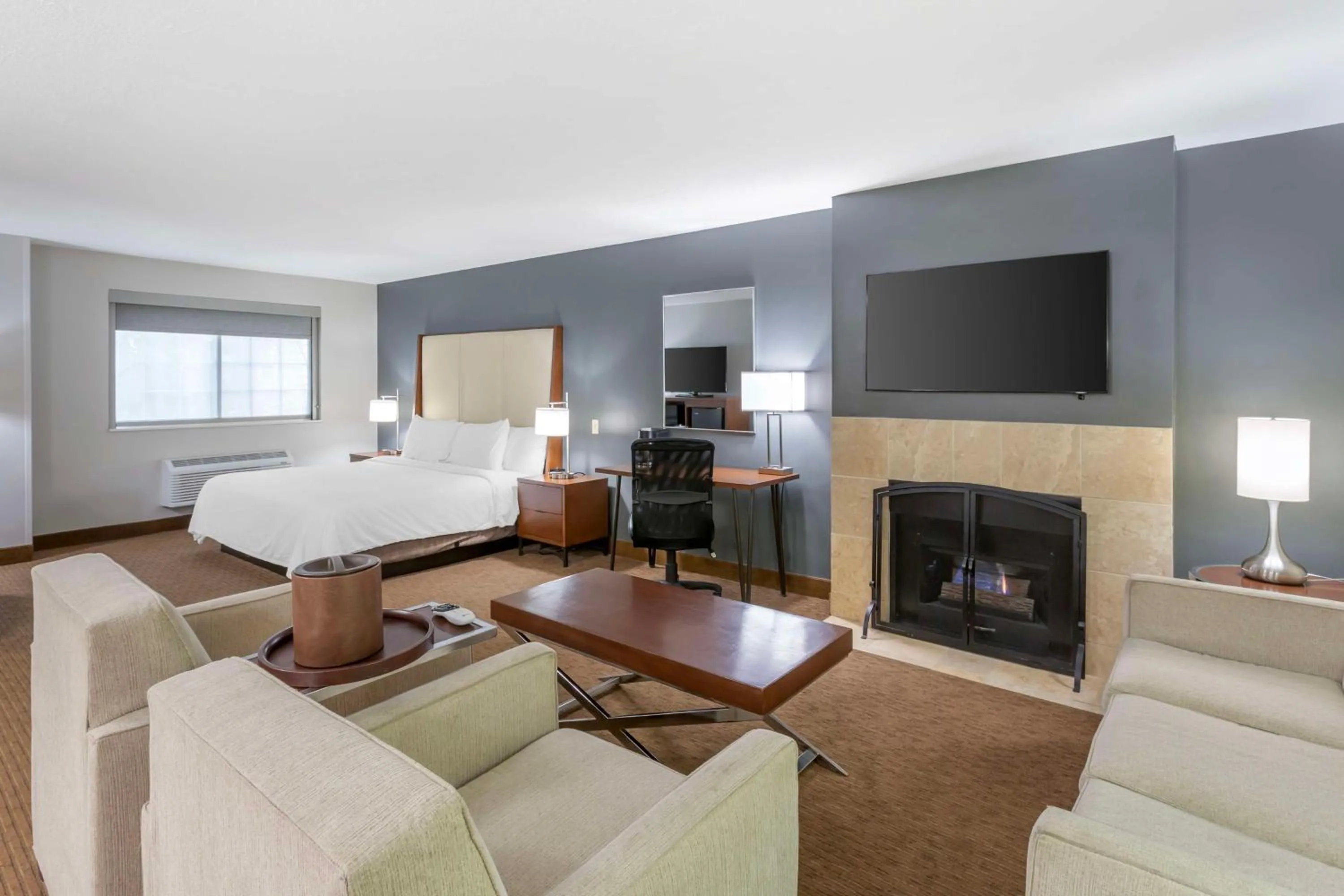 King Suite with Sofa Bed - Non-Smoking in Best Western PLUS Cotton Tree Inn