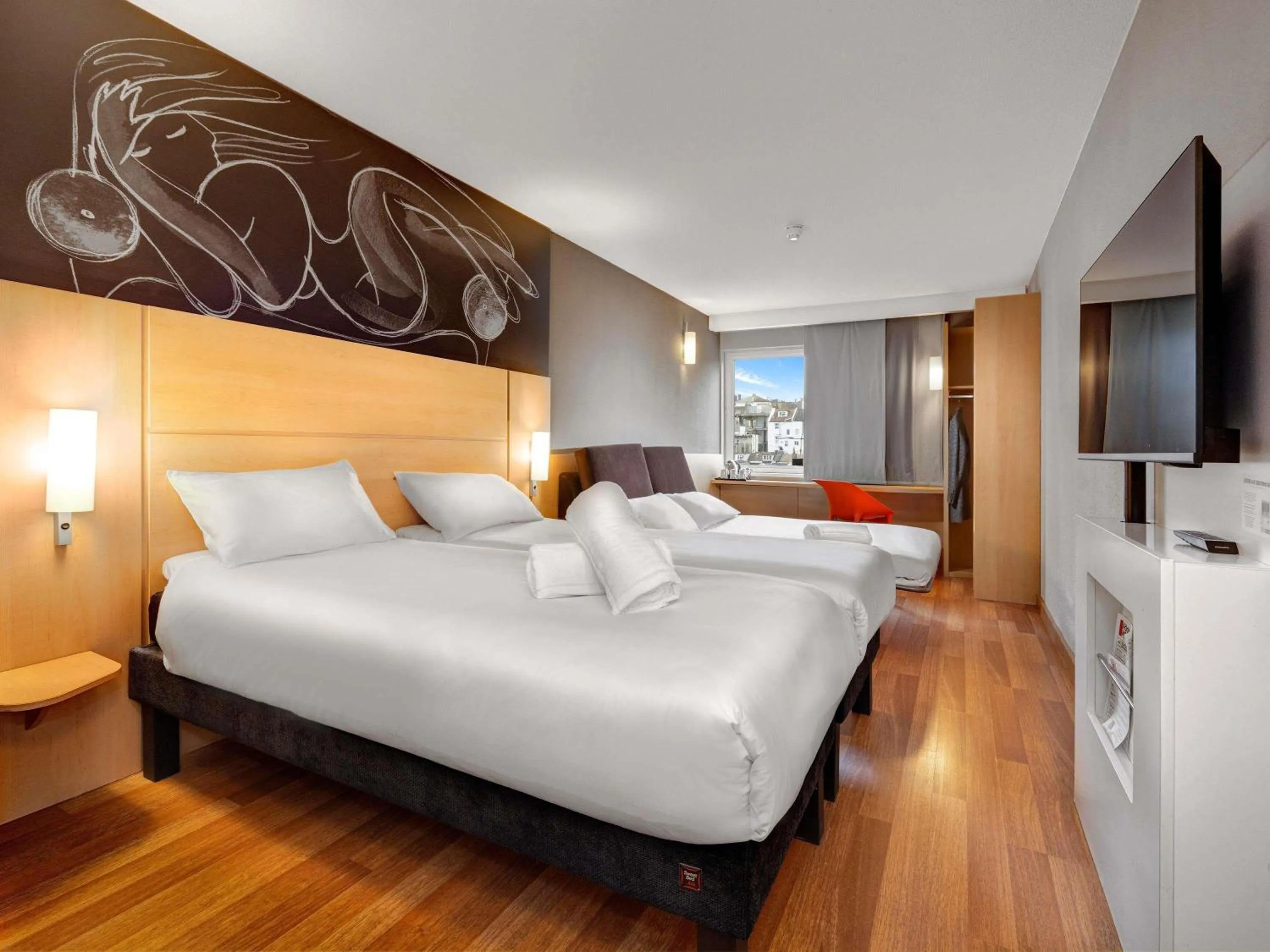 Family Twin Room with Sofa Bed in ibis Brighton City Centre - Station