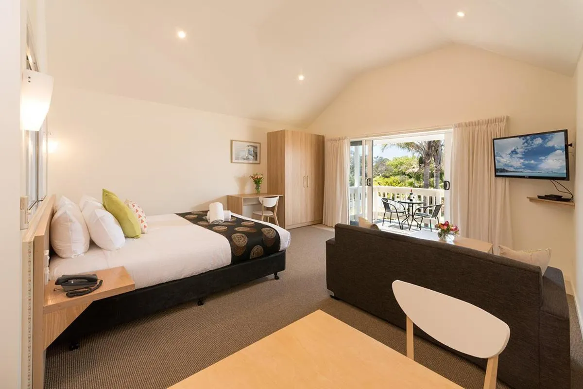 Suite with Spa Bath with Free Parking and Wifi in Boathouse Resort Studios and Suites