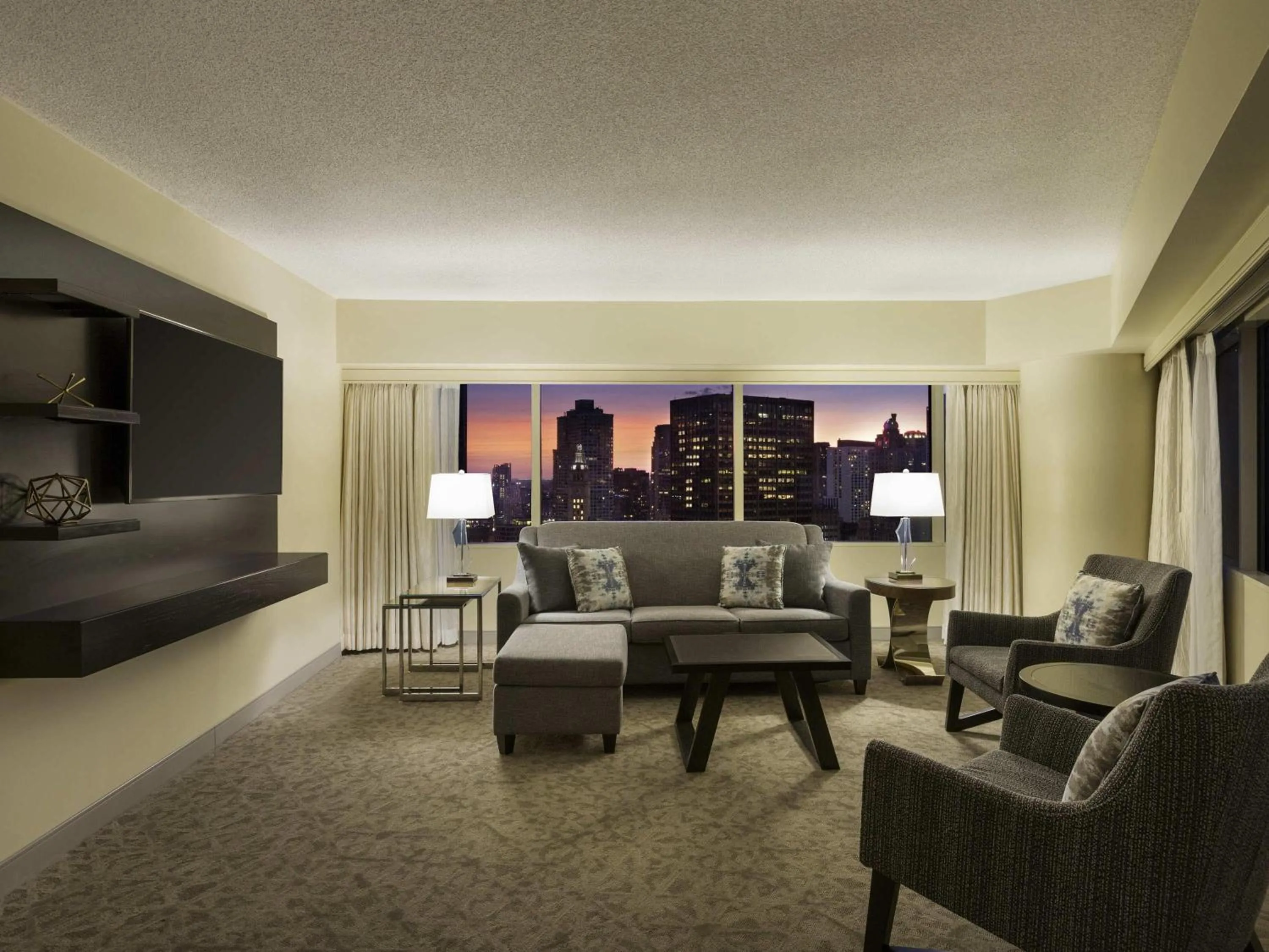 Executive Suite 1 King in Swissotel Chicago
