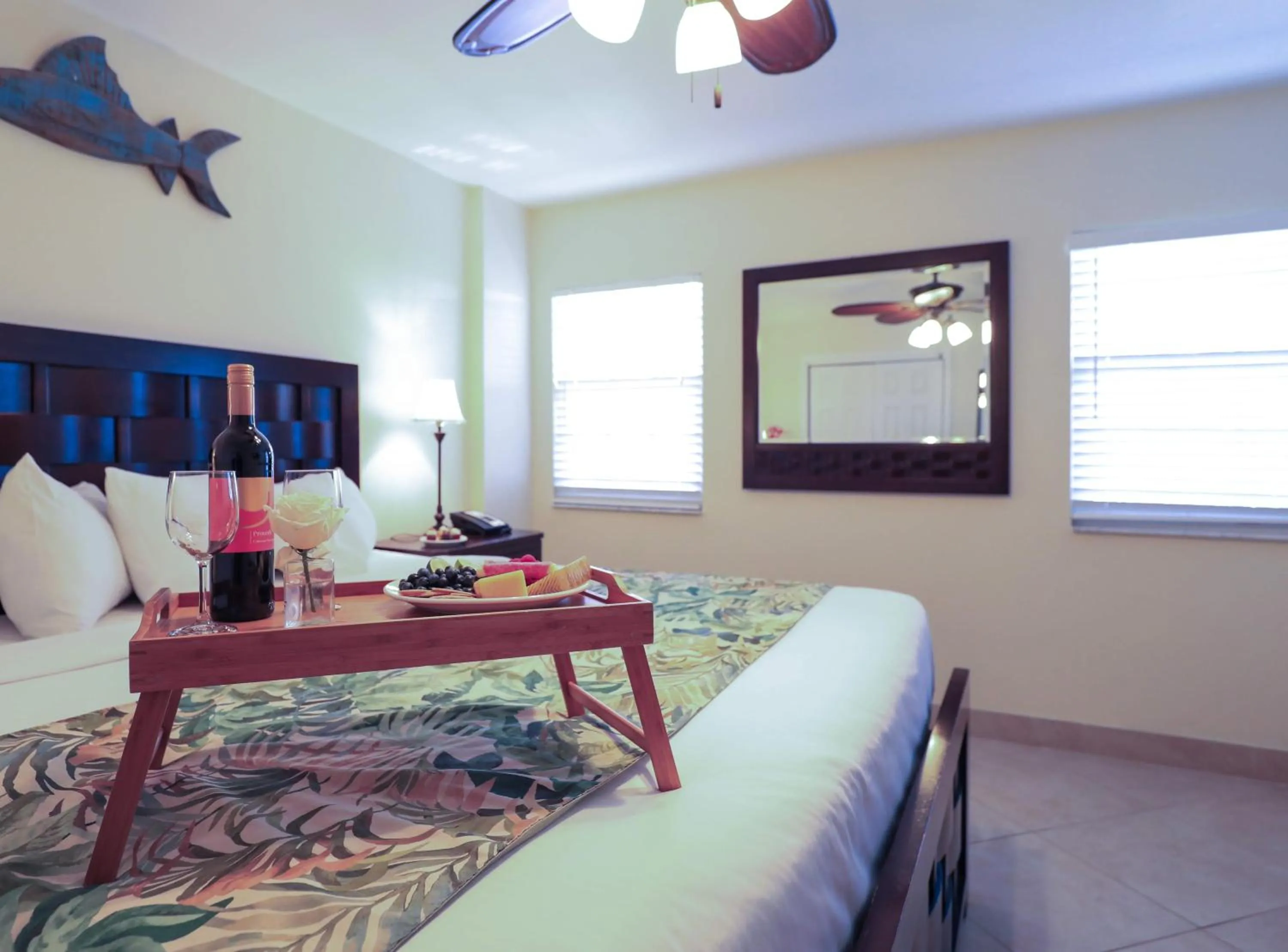 Standard One-Bedroom Suite with Partial Ocean View in Ocean Pointe Suites at Key Largo