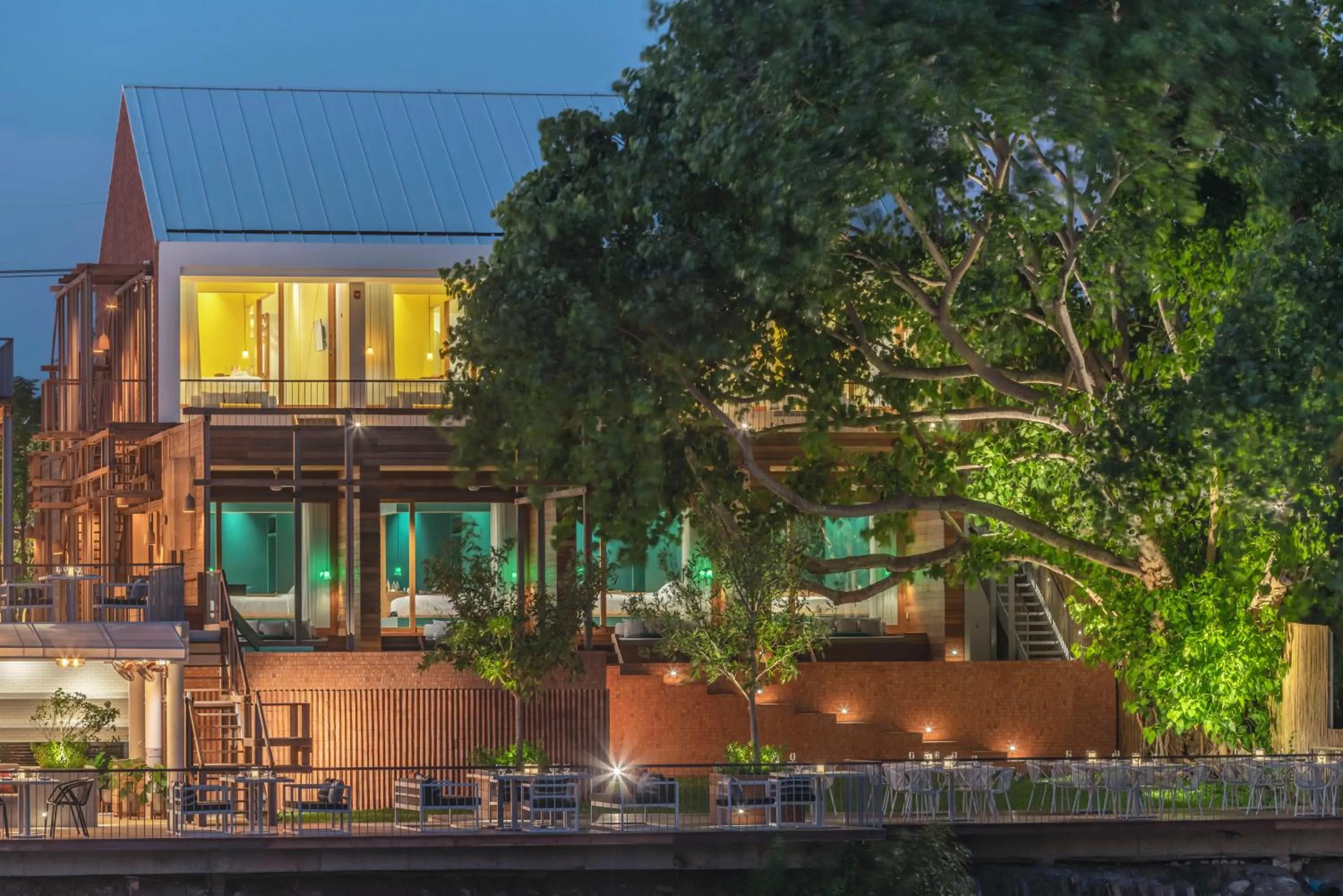 Deluxe River view Room with Balcony and Garden View in Baan Pomphet