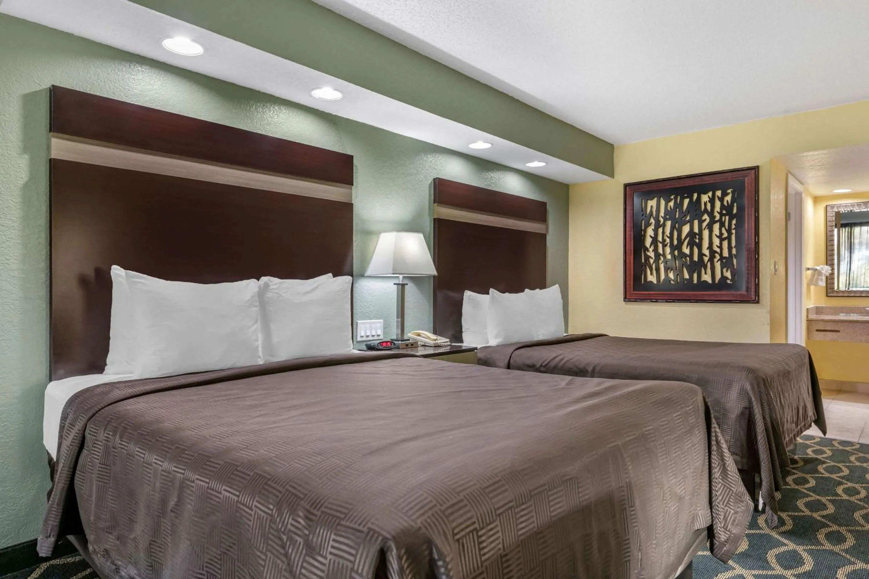 Queen Room with Two Queen Beds - Non-Smoking in Clarion Inn Orlando International Drive - ICON Park