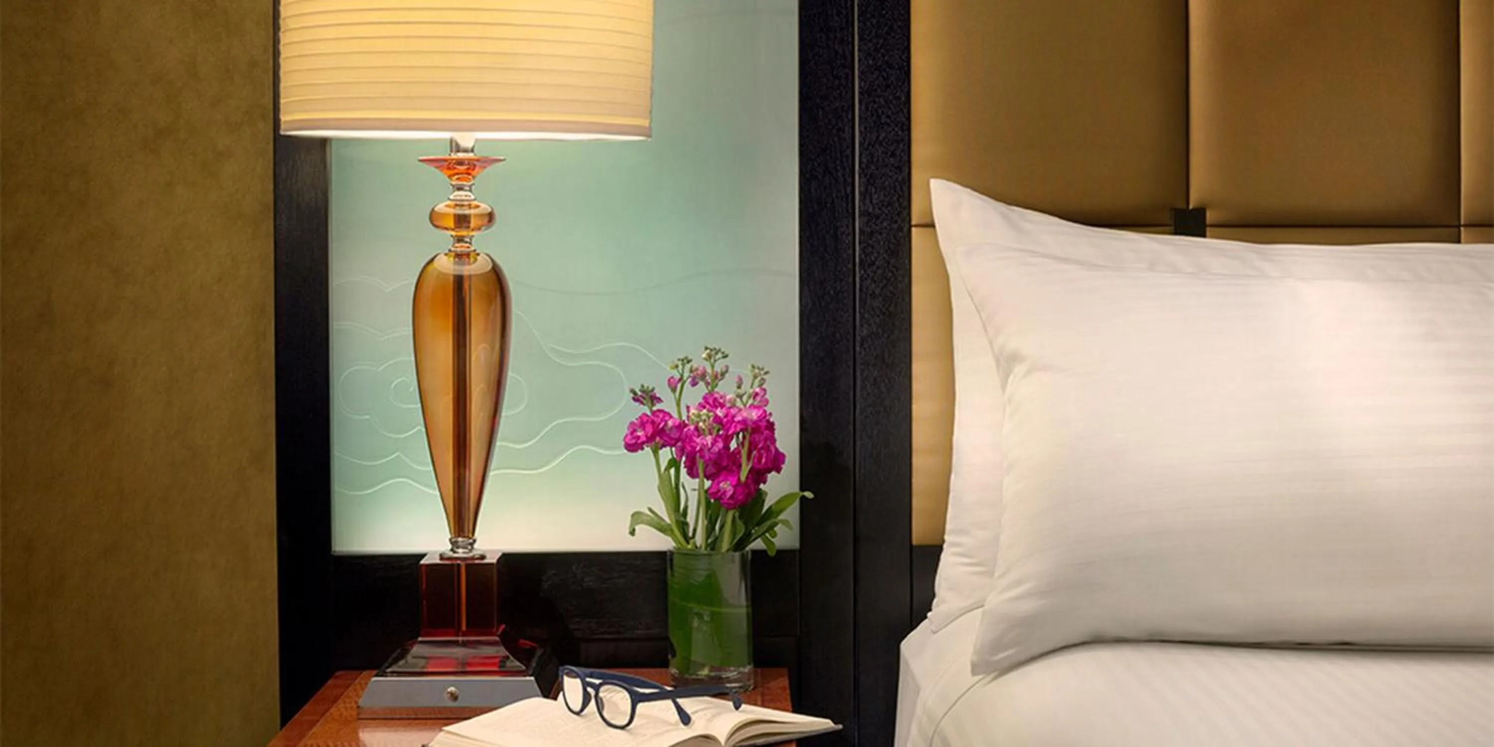 Queen Room with Roll-In Shower - Hearing/Mobility Accessible in Millennium Hotel Broadway Times Square