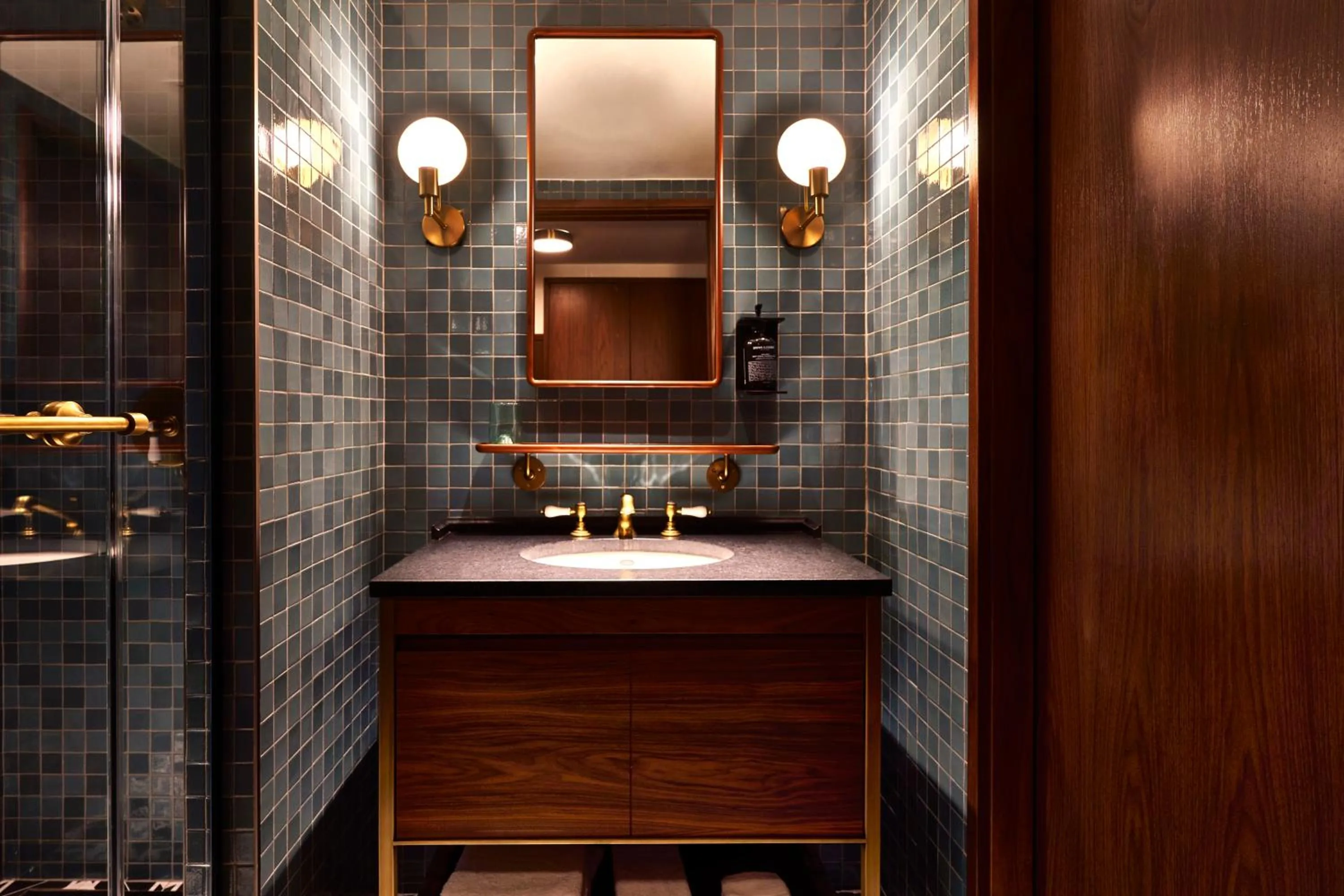 Cabin King in Eaton DC