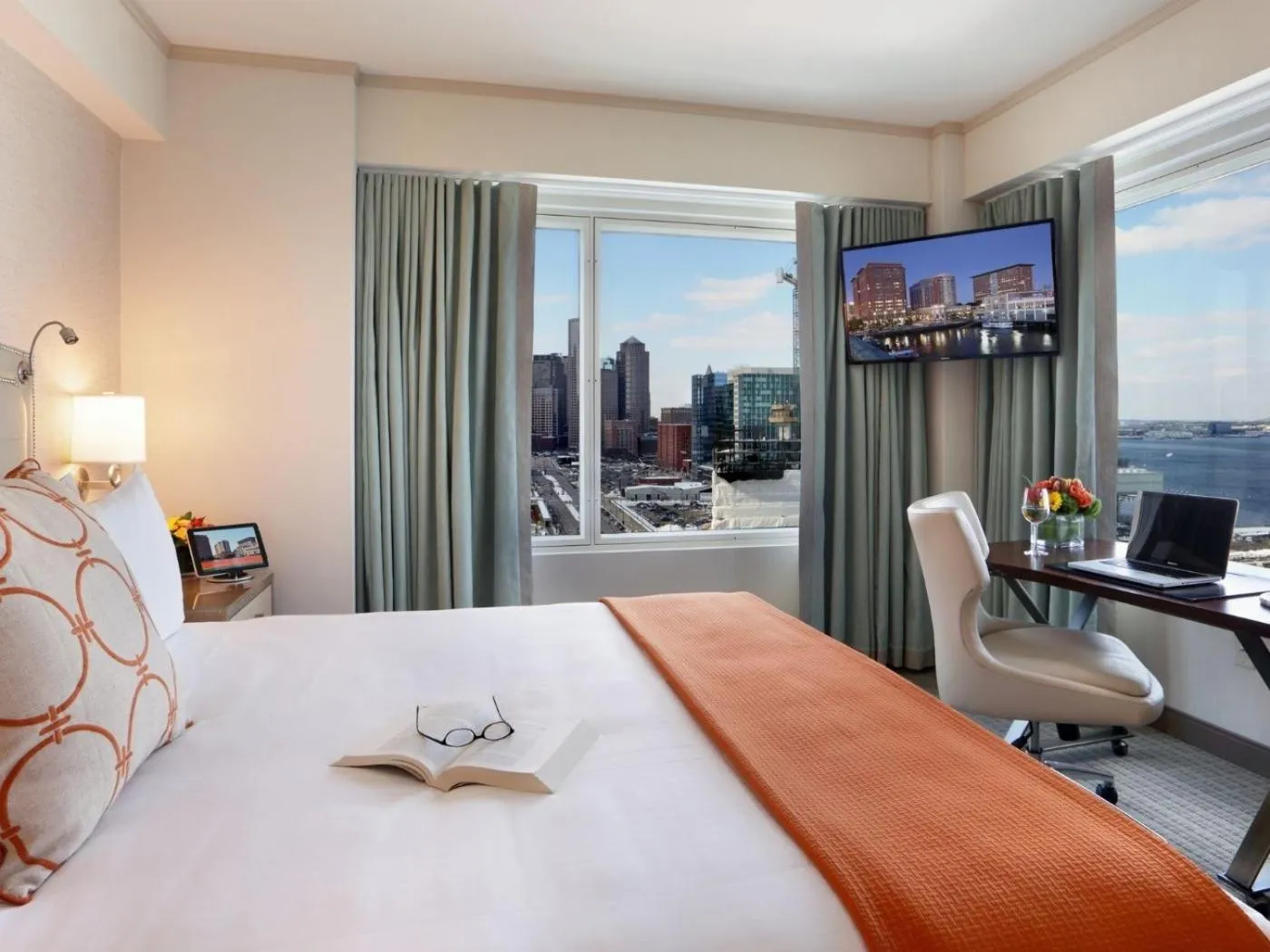 Superior Suite in Seaport Hotel® Boston
