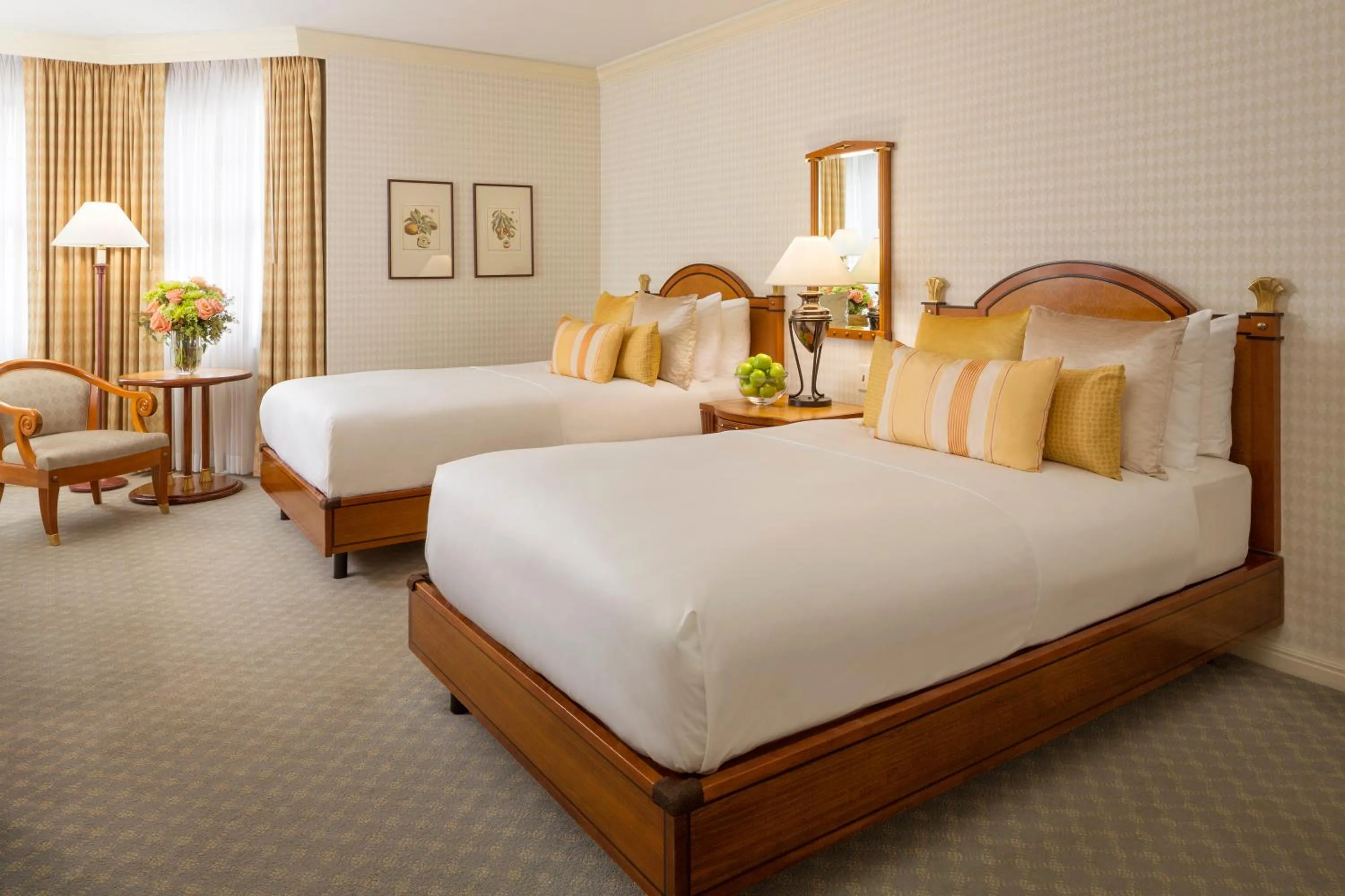Deluxe Twin Room with Two Twin Beds in Orchard Hotel