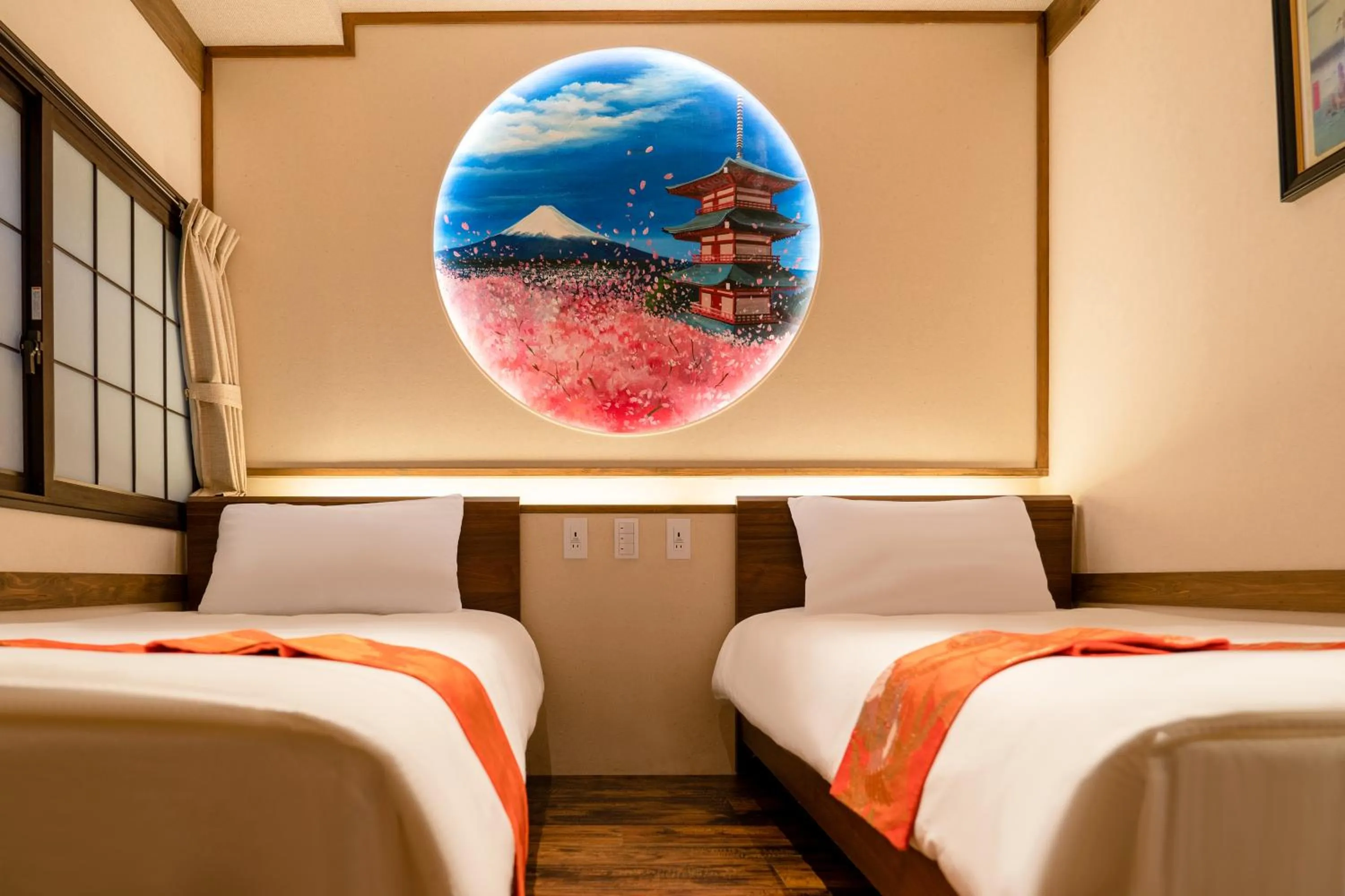 Twin Room with Extra Bed in 都電屋 TodenHotel